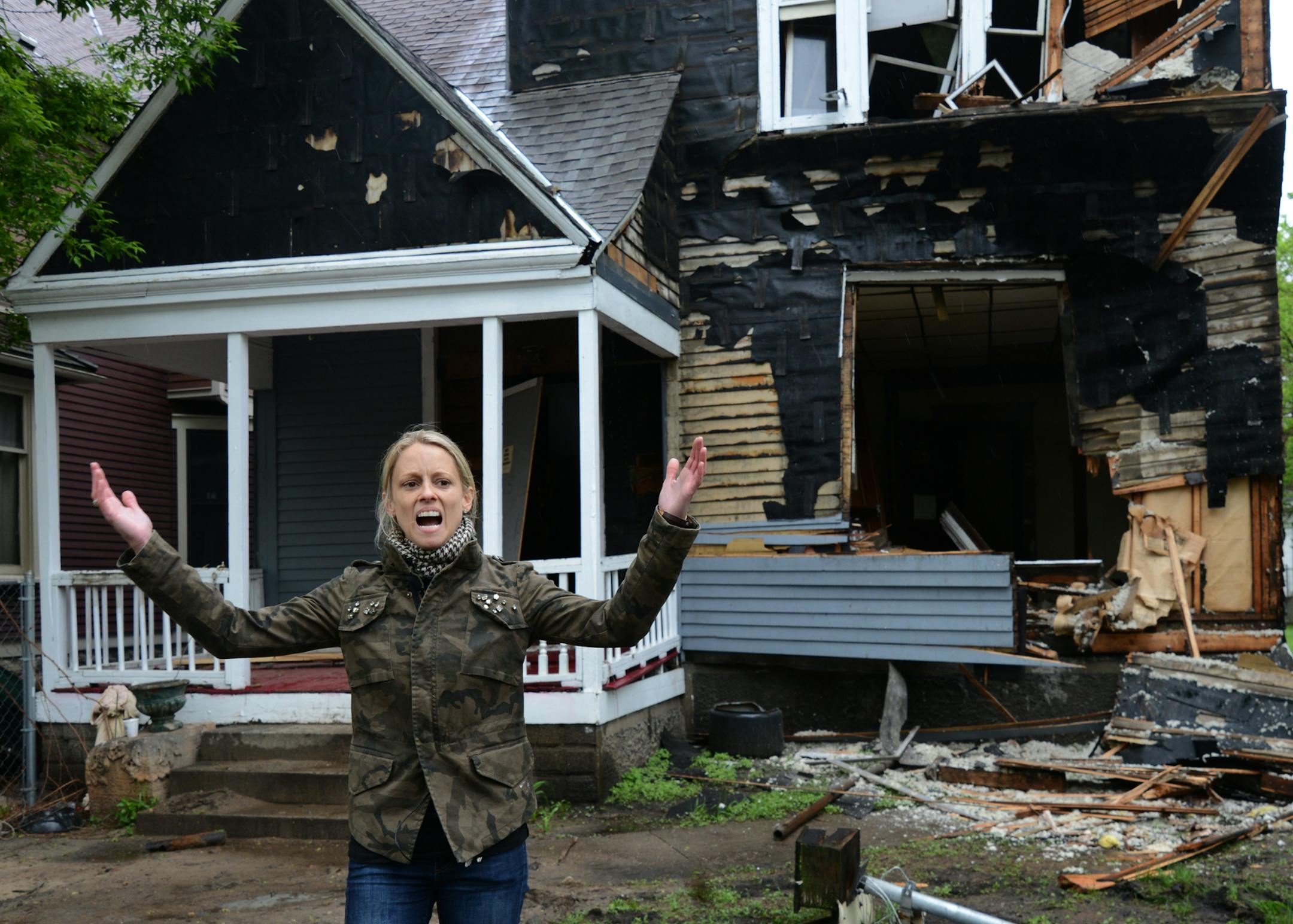 Nicole Curtis, host of cable show Rehab Addict, gave an impassioned defense of old houses Wednesday while trying to stop a demolition crew from tearing down 1925 Park Av. S. The demolition got underway and she was screaming for it to stop ] Richard.Sennott@startribune.com Richard Sennott/Star Tribune. , Minneapolis Minn. Wednesday 5/22/13) ** (cq)