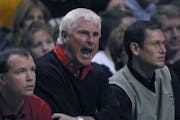 Knight shouts to his players from the bench. GENERAL INFORMATION: Minneapolis, Mn., Sat. Dec. 28, 2002-Gopher basketball vs. Bobby Knight's Texas Tech