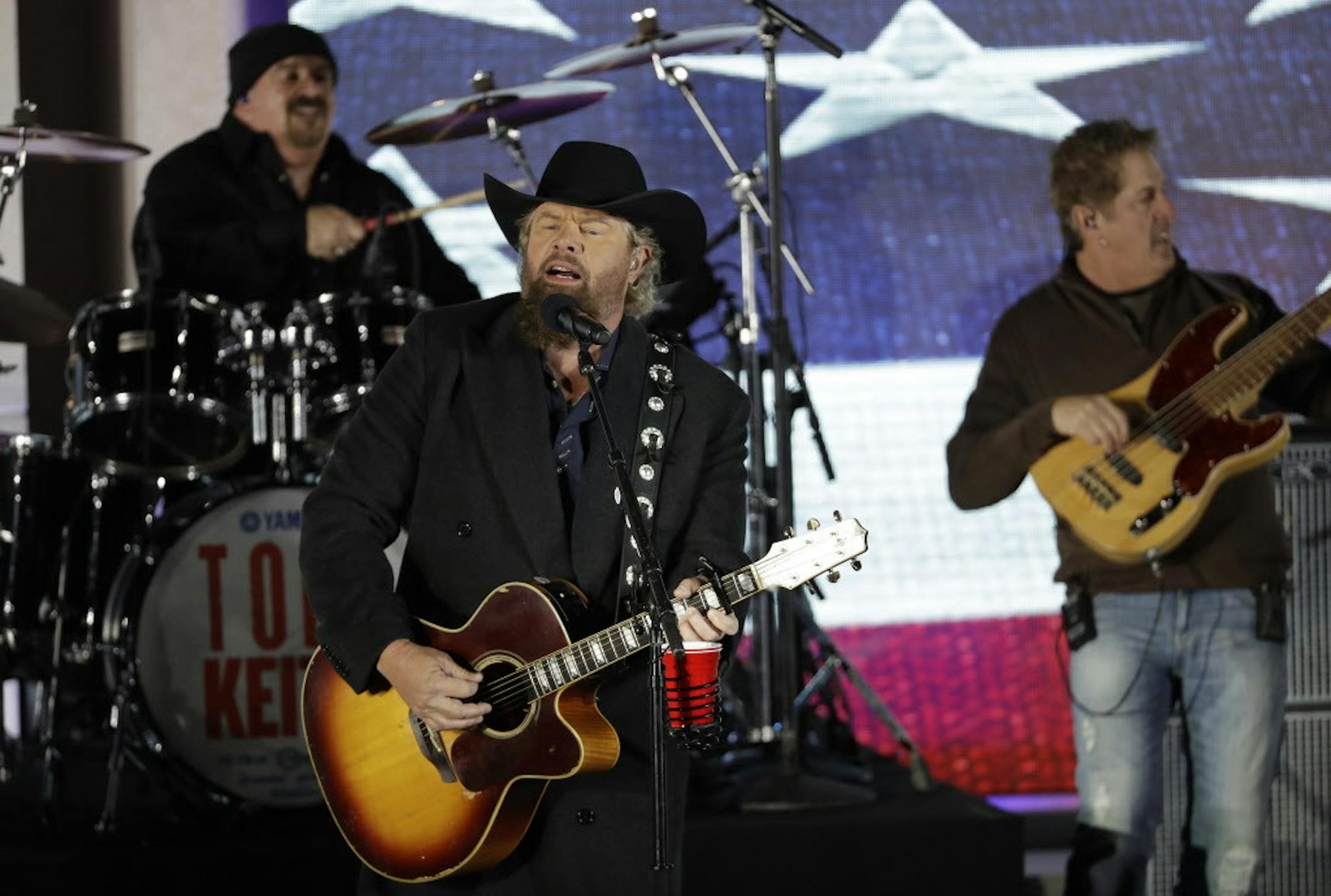 Toby Keith performs at a pre-Inaugural "Make America Great Again! Welcome Celebration" at the Lincoln Memorial in Washington, Thursday, Jan. 19, 2017. (AP Photo/David J. Phillip)
