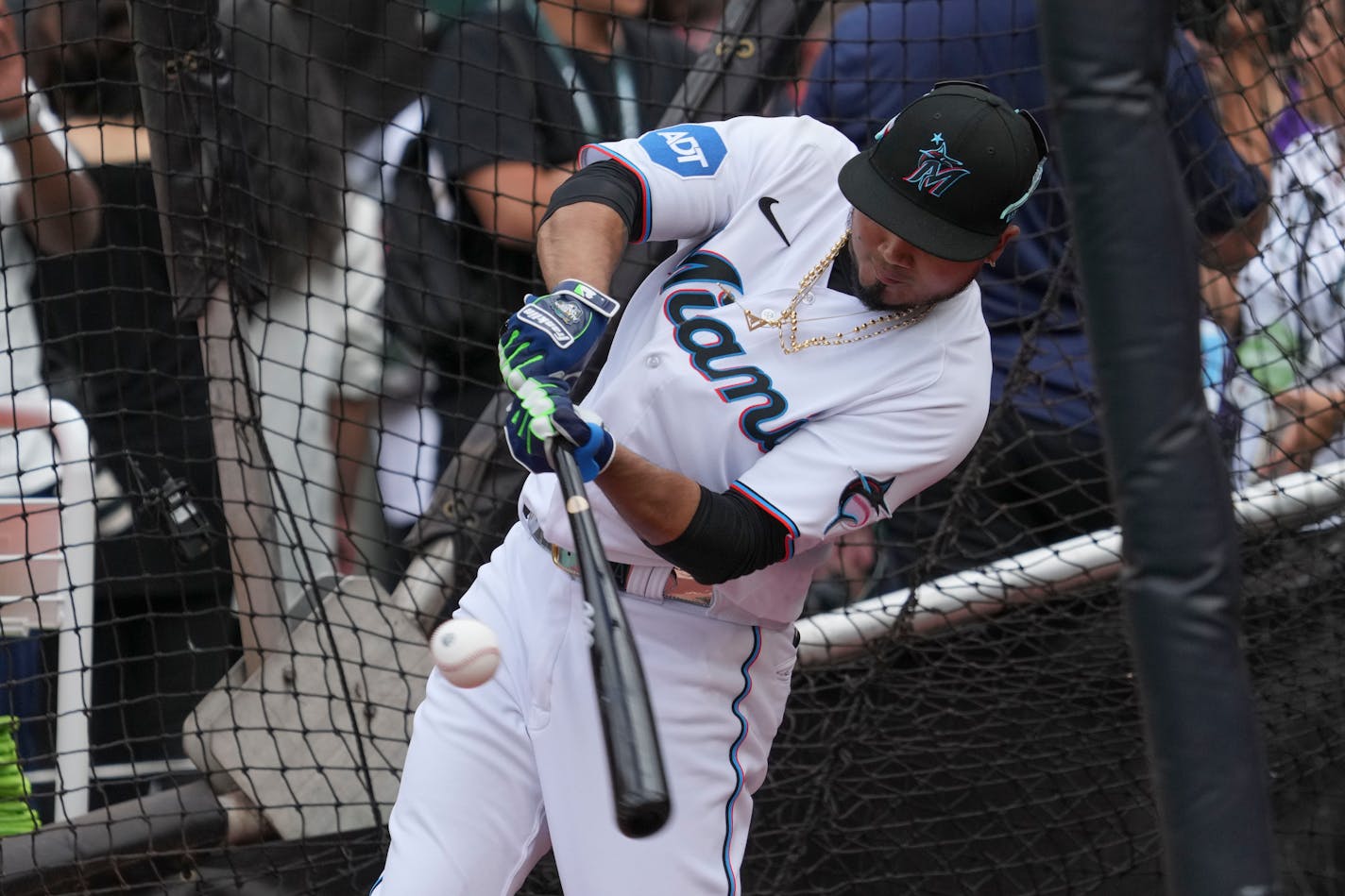 National League's Luis Arraez, of the Miami Marlins, hits during batting practice before the MLB All-Star baseball Home Run Derby in Seattle, Monday, July 10, 2023. (AP Photo/Ted Warren)