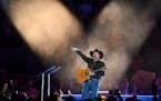 Garth Brooks to perform drive-in concert to 300 venues including two near Twin Cities