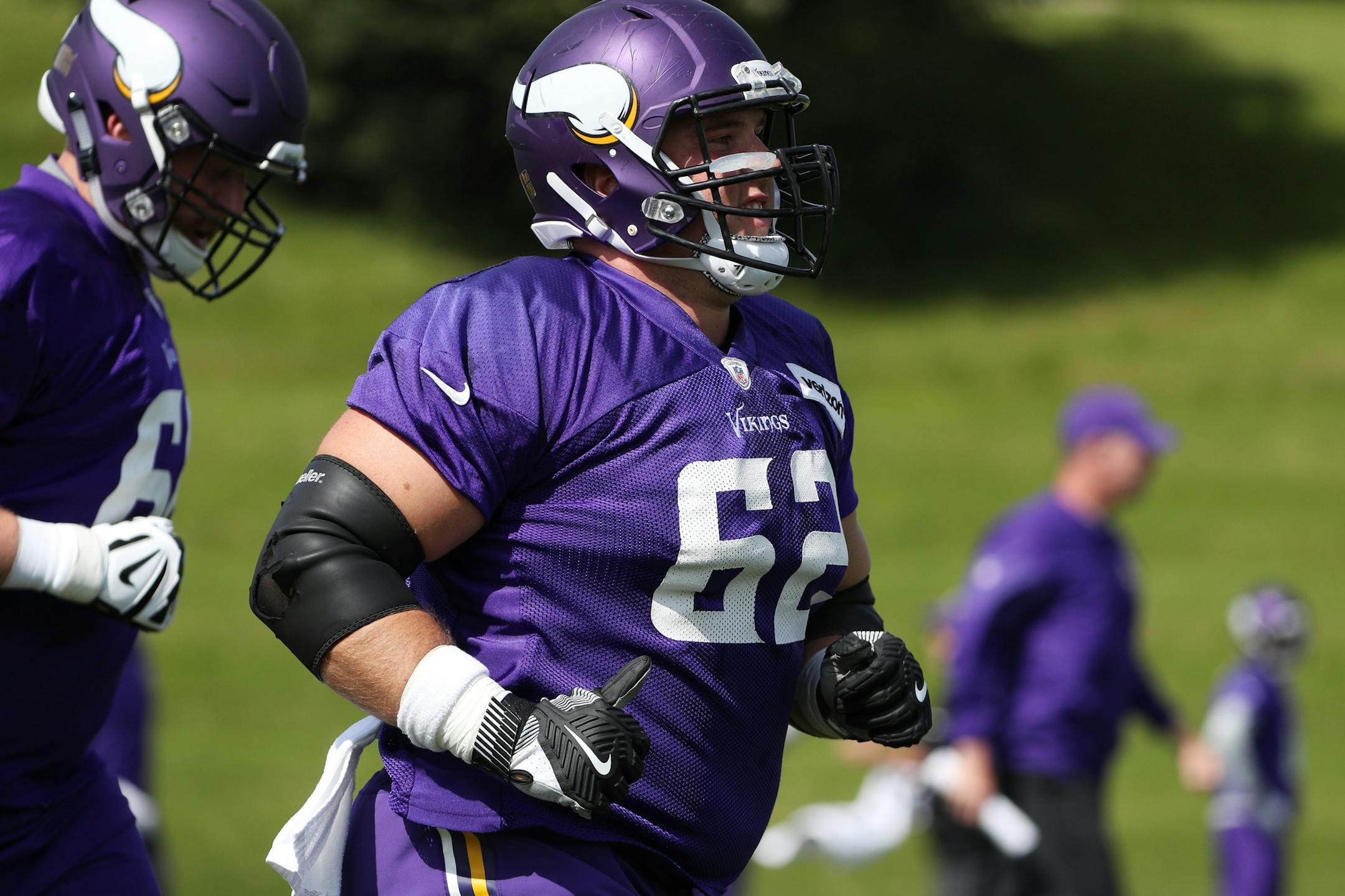 Minnesota Vikings center Nick Easton (62) switched drills with his teammates during practice Tuesday. ] ANTHONY SOUFFLE &#xef; anthony.souffle@startribune.com Players worked out during a Minnesota Vikings team practice Tuesday, Sept. 5, 2017 at their Winter Park facility in Eden Prairie, Minn.