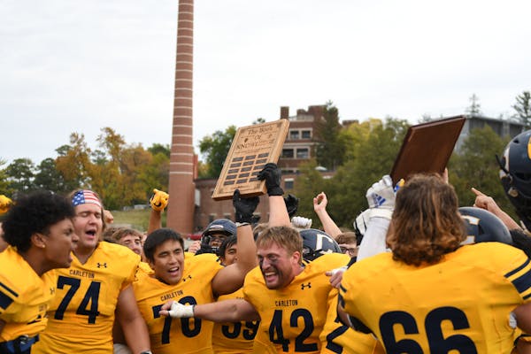 Reusse: In 'Brain Bowl,' Carleton recovers from early F to humble Macalester