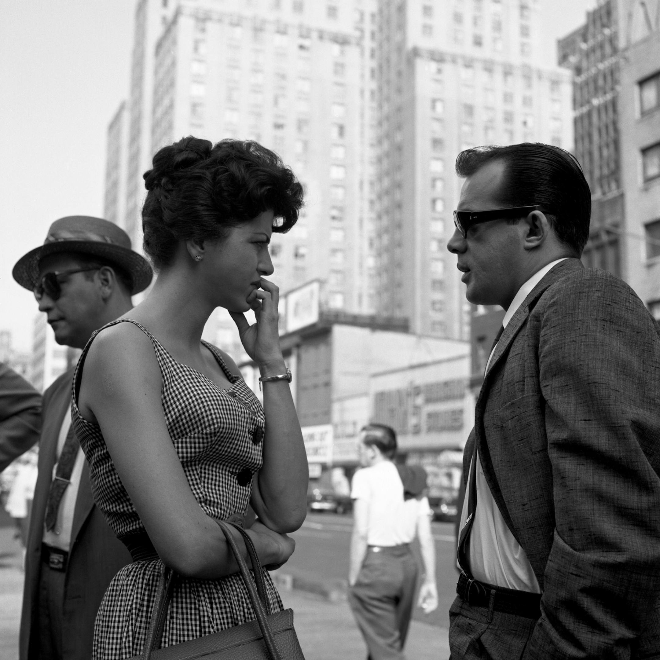 Vivian Maier photo, "Man and Woman Talking," New York, 1959