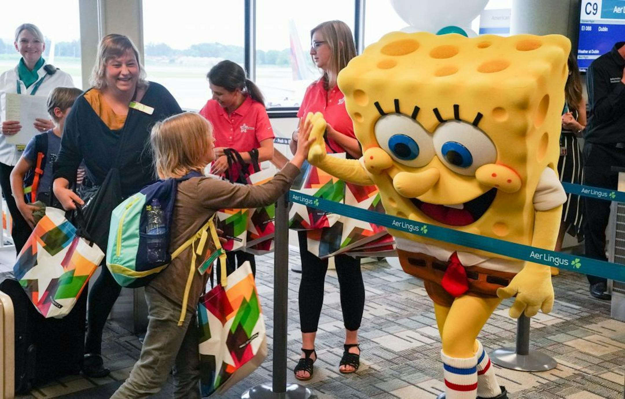 The first direct Aer Lingus flight from Dublin landed at Minneapolis St. Paul International Airport. It received a water canon welcome from the Airport fire Department and the Mall of America brought SpongeBob SquarePants and handed out gift bags. Sweet Retreat Cupcake Boutique provided specially designed cupcakes and a special cake with landmarks from Minneapolis and Dublin.