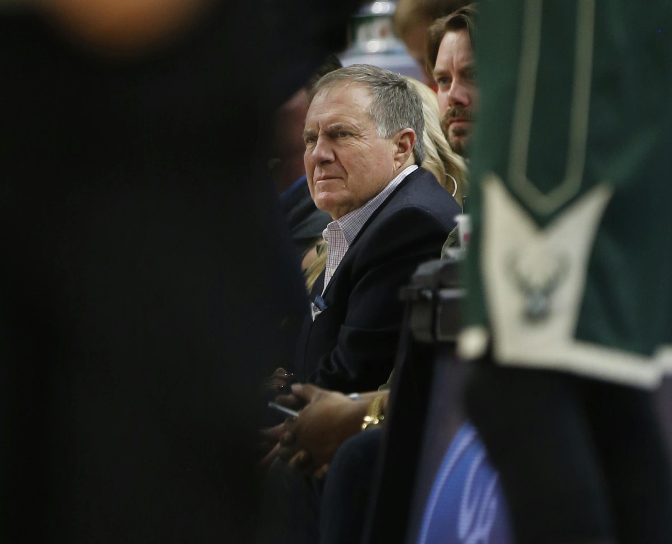 Patriots Bill Belichick caught the first quarter of the game .