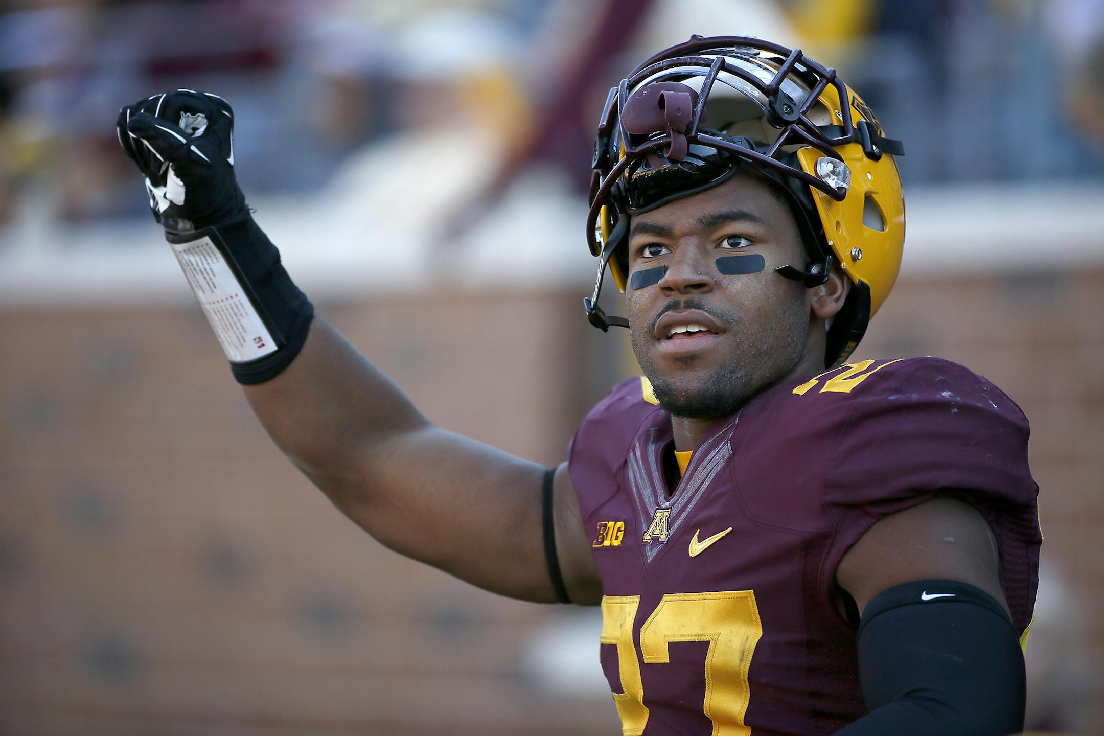 Gophers running back David Cobb (27) watched the big screen replay in the third quarter as the Minnesota Gophers took on the Northwestern Wildcats at TCF Stadium, Saturday, October 11, 2014 in Minneapolis, MN. ] (ELIZABETH FLORES/STAR TRIBUNE) ELIZABETH FLORES • eflores@startribune.com