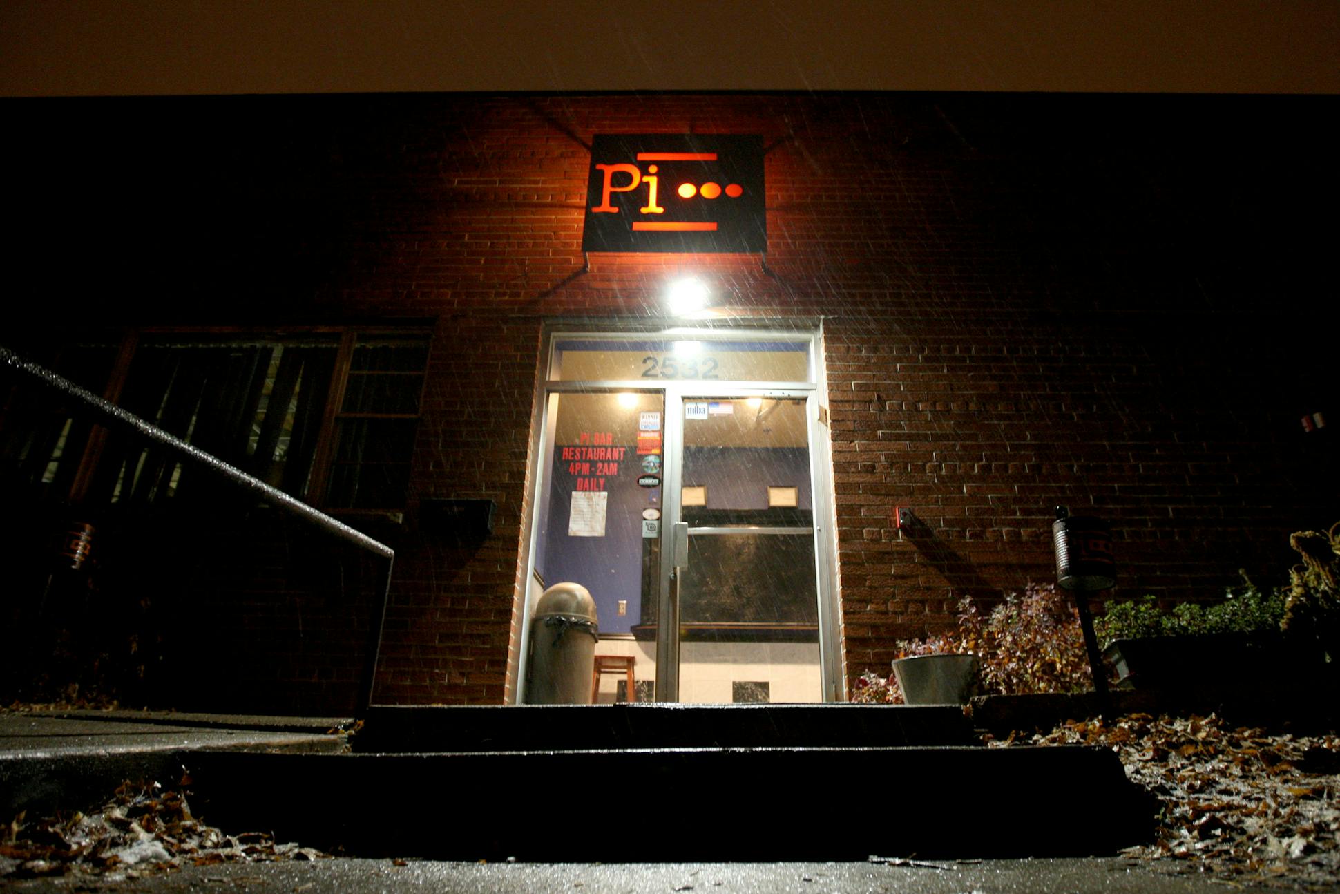 Pi Bar closed in 2008.