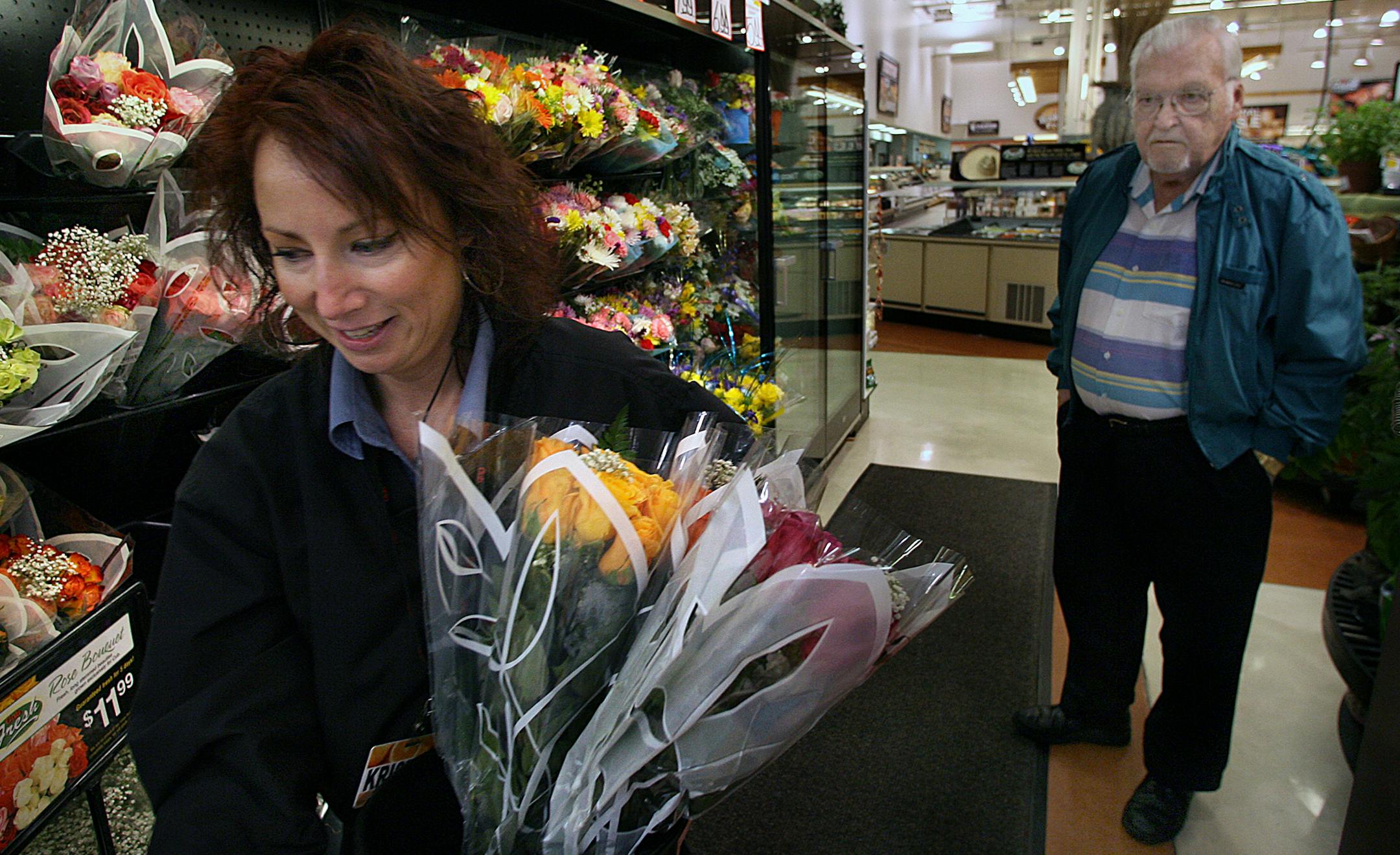 Bill Morin has driven to his neighborhood Cub Food store in St. Anthony for the past three-and-a-half years to buy a single yellow rose to place on the marker of his deceased wife, Jean. Greeting him each Friday morning is floral saleswoman Kristina Moore, who makes sure that yellow roses are available for him to purchase.