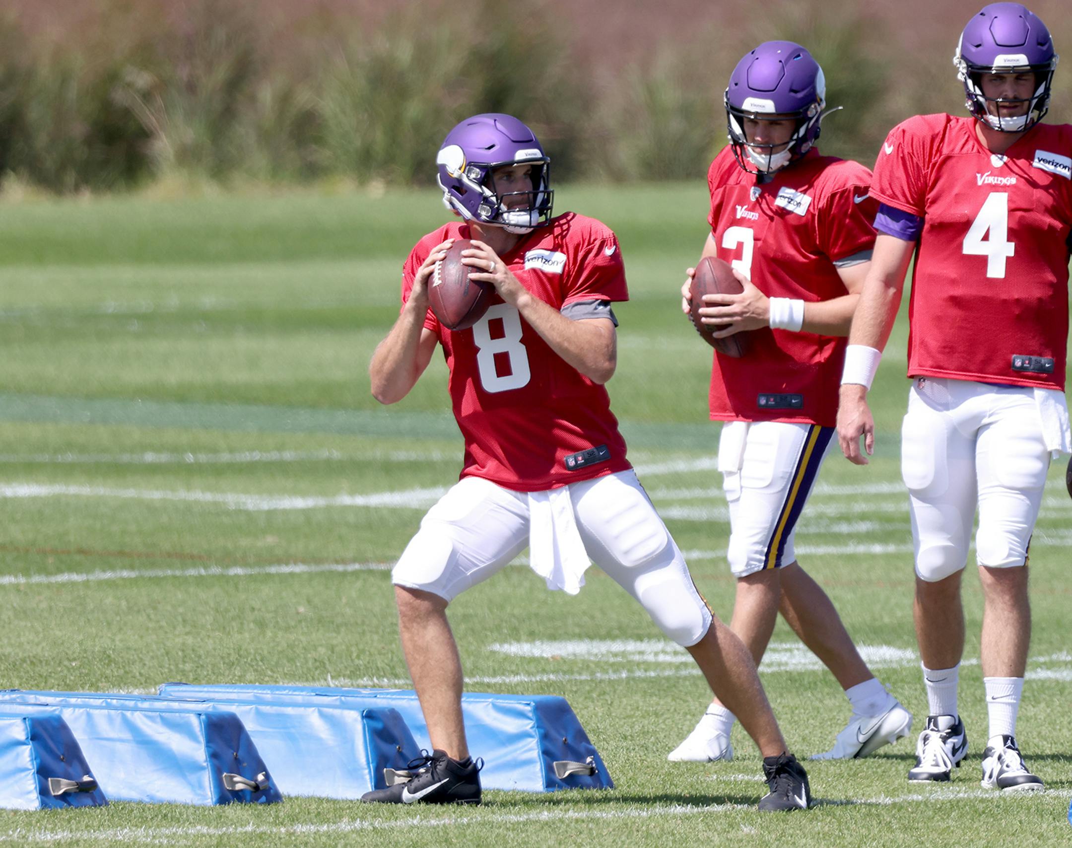 Minnesota Vikings quarterback Kirk Cousins (8).