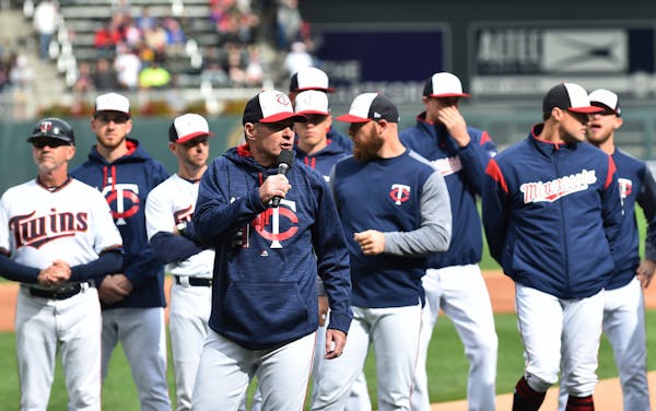Twins manager Paul Molitor and his players thanked fans at Target Field before Sunday's game against Detroit.