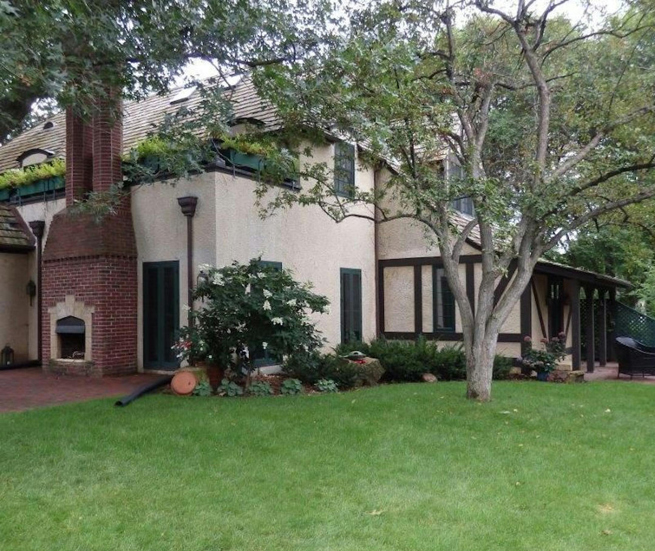 BEFORE: The screen porch addition by Bruce Knutson Architects.