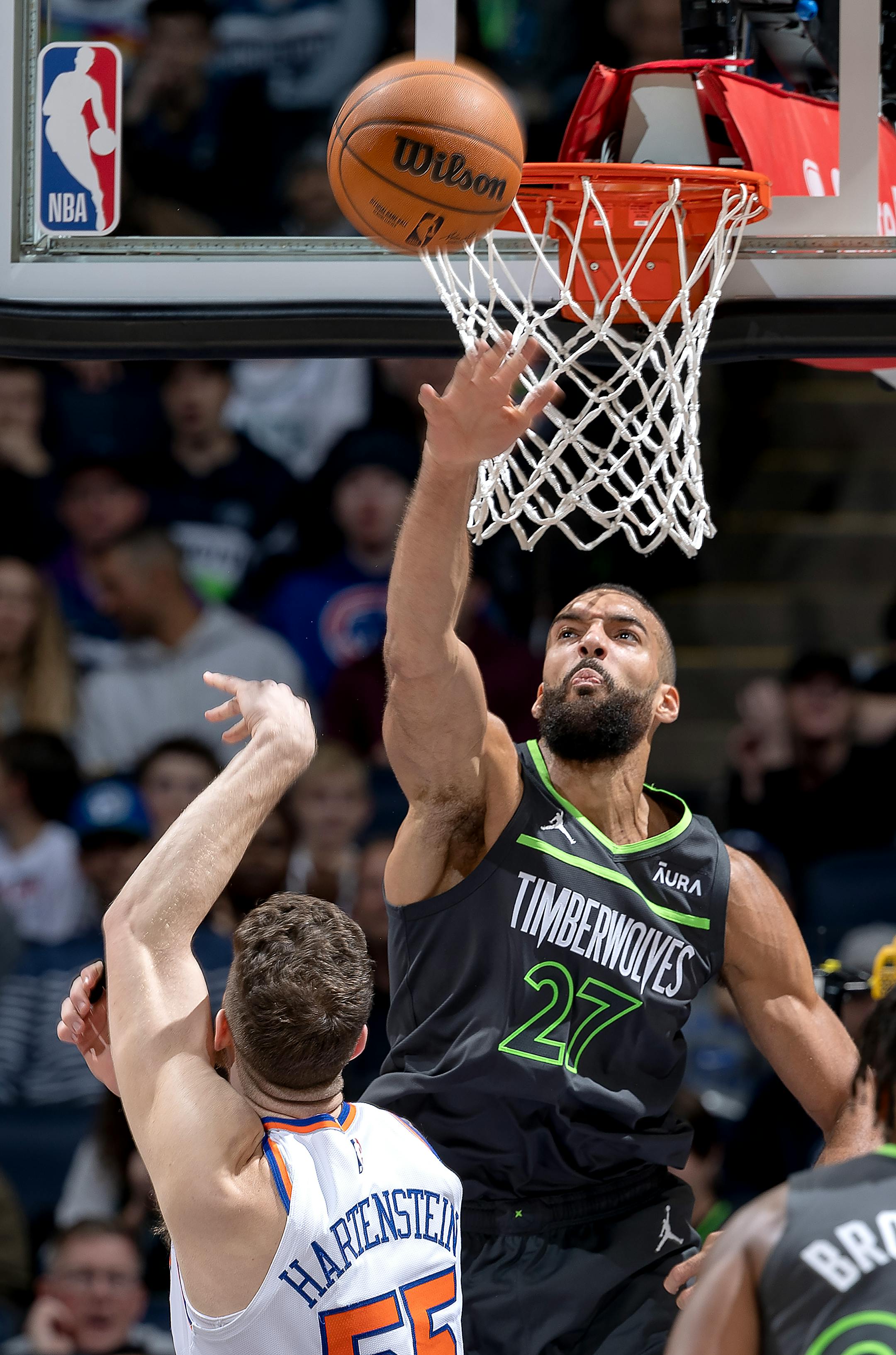 Rudy Gobert (27) of the Minnesota Timberwolves defended a shot by Isaiah Hartenstein (55) of the New York Knicks in the third quarter Monday, November 20, 2023, at Target Center in Minneapolis, Minn. ] CARLOS GONZALEZ • carlos.gonzalez@startribune.com