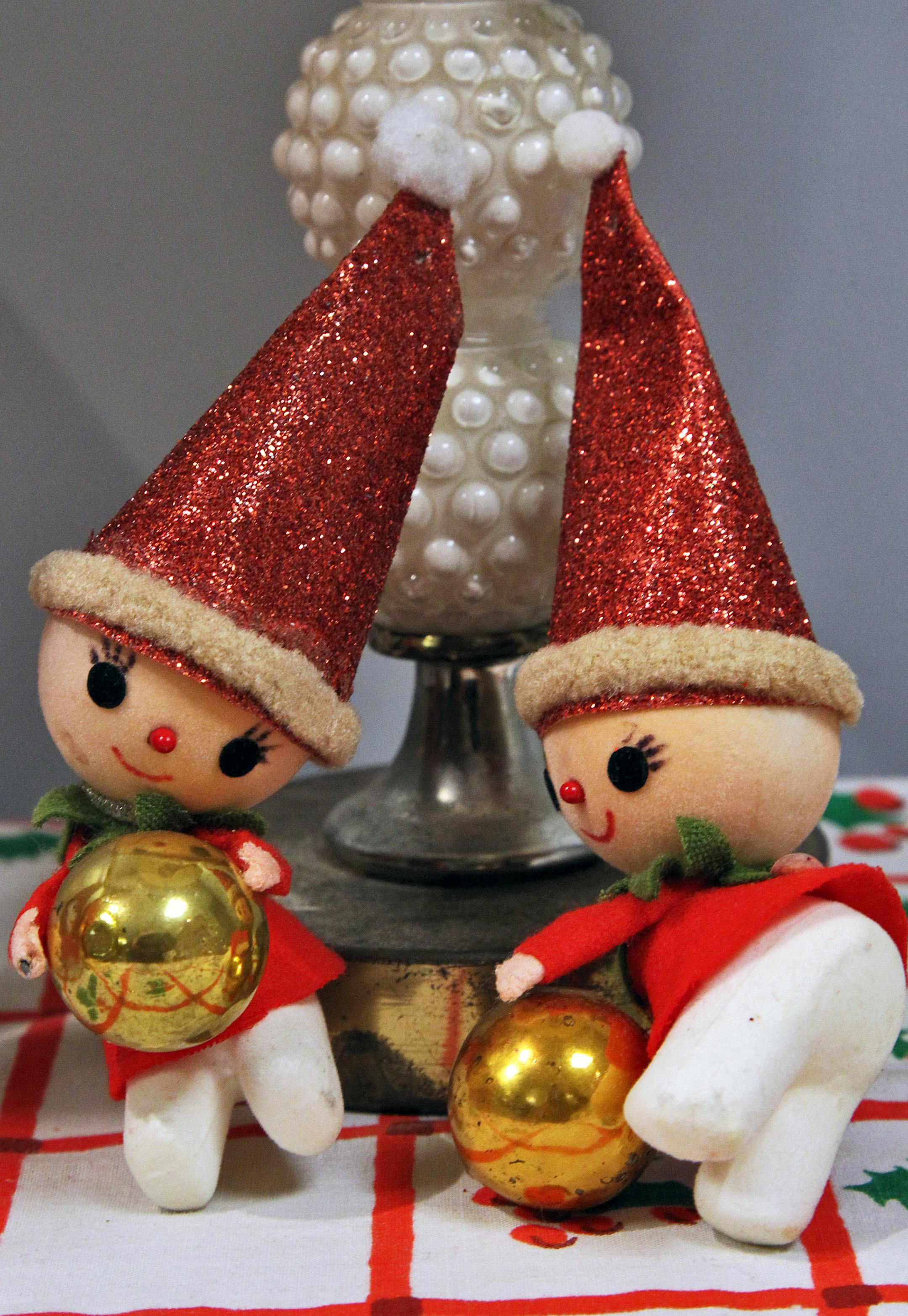 The Richfield Historical Society has decorated a room in their Richfield location with items the way Christmas would have looked in the 1950's. Christmas tree ornaments. (MARLIN LEVISON/STARTRIBUNE(mlevison@startribune.com (cq -) ORG XMIT: MIN1212060006531057