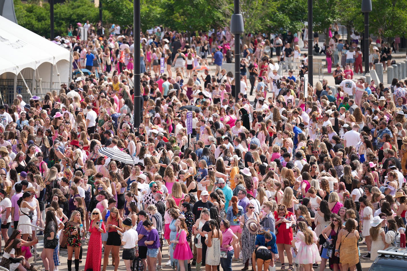 Fans wait for doors to open for the first of two Taylor Swift concerts during the Eras Tour outside U.S. Bank Stadium in Minneapolis, Minn., on Friday, June 23, 2023. ] SHARI L. GROSS • shari.gross@startribune.com