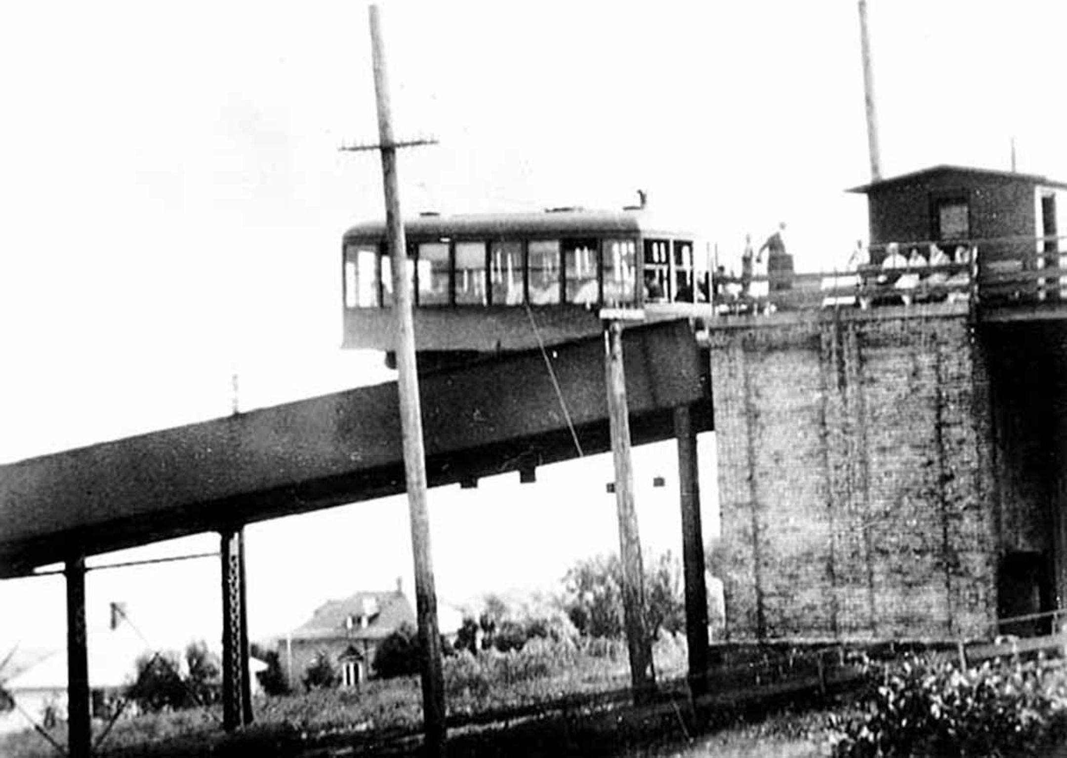 black and white photo of the funicular in Duluth