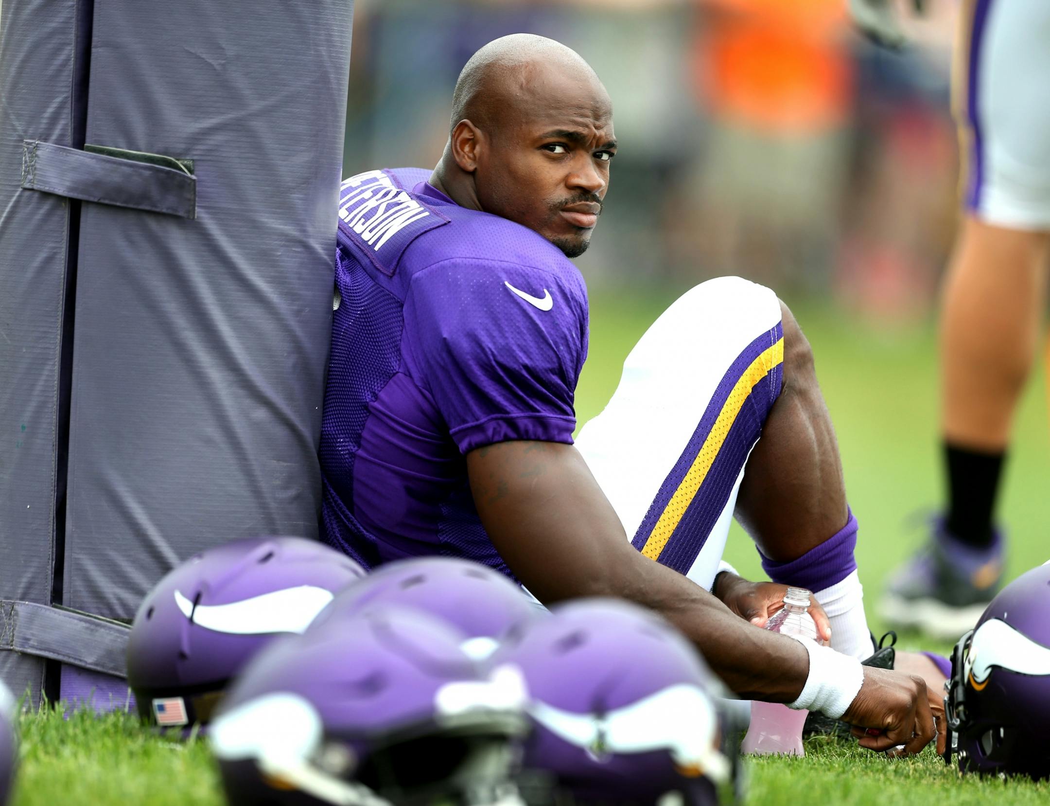 Adrian Peterson warmed up before practice at Minnesota State University Mankato Thursday 6, 2015 in Mankato, MN.