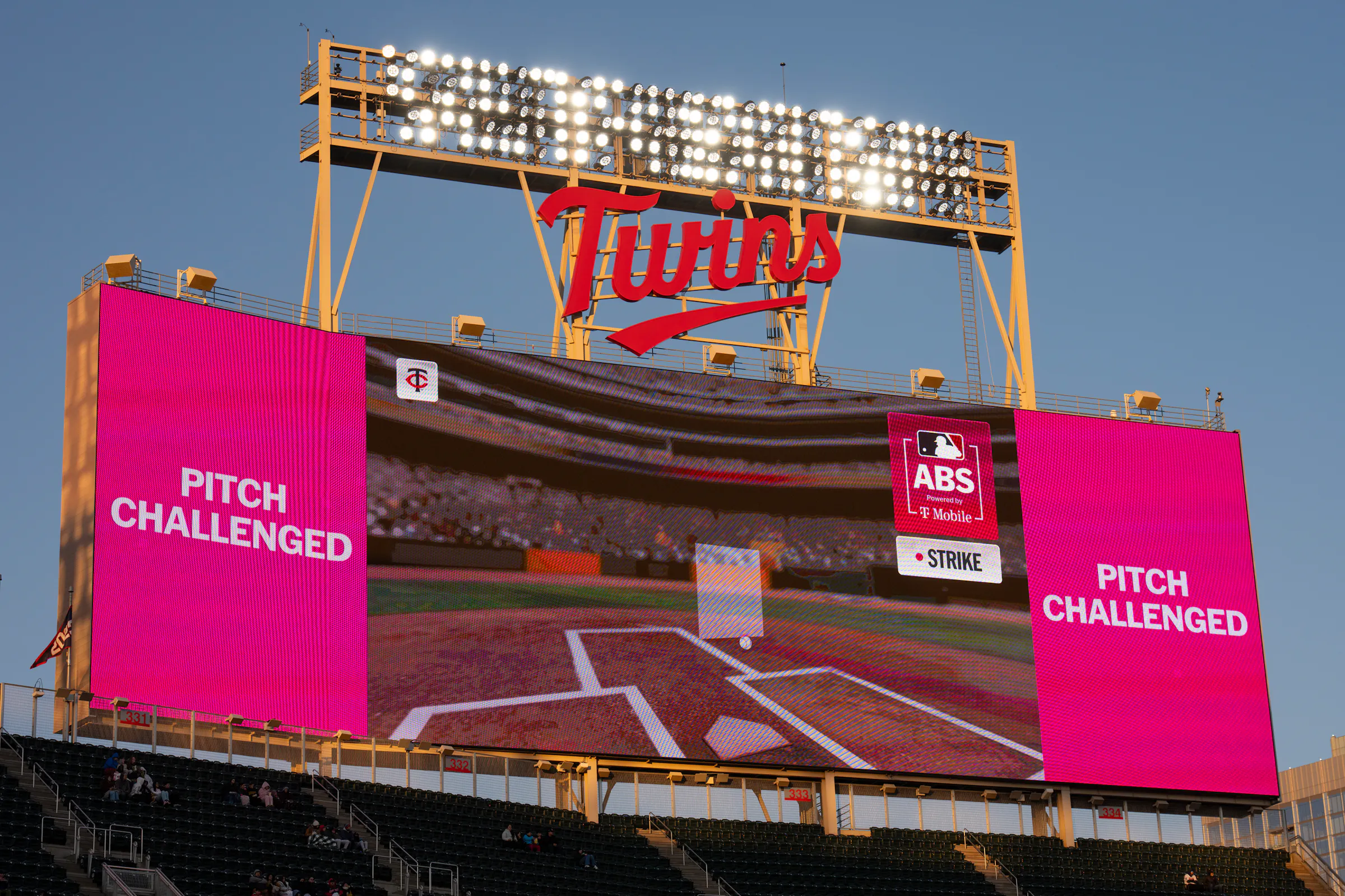 Neal: Baseball's new challenge system will make for fewer errors