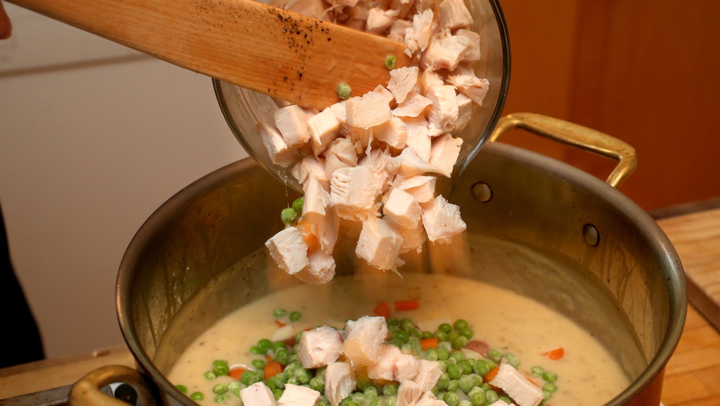 Turkey pot pie. Minneapolis, MN on October 31, 2013. ] JOELKOYAMA&#x201a;&#xc4;&#xa2;joel koyama@startribune