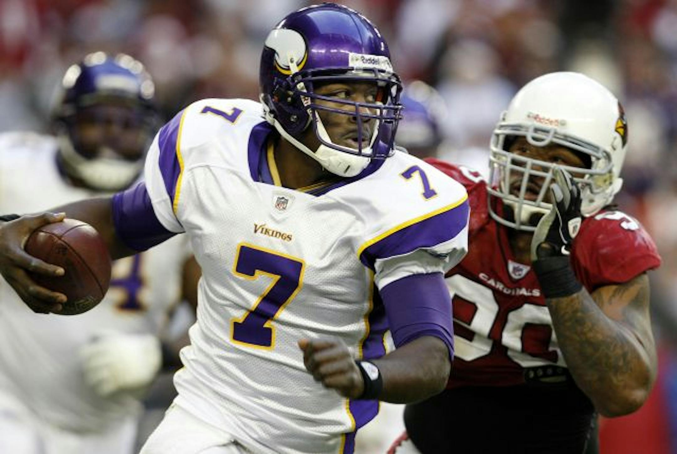 The Vikings took another step toward severing ties with quarterback Tarvaris Jackson after five often turbulent seasons Thursday by electing not to use a restricted free-agent tender on the quarterback.