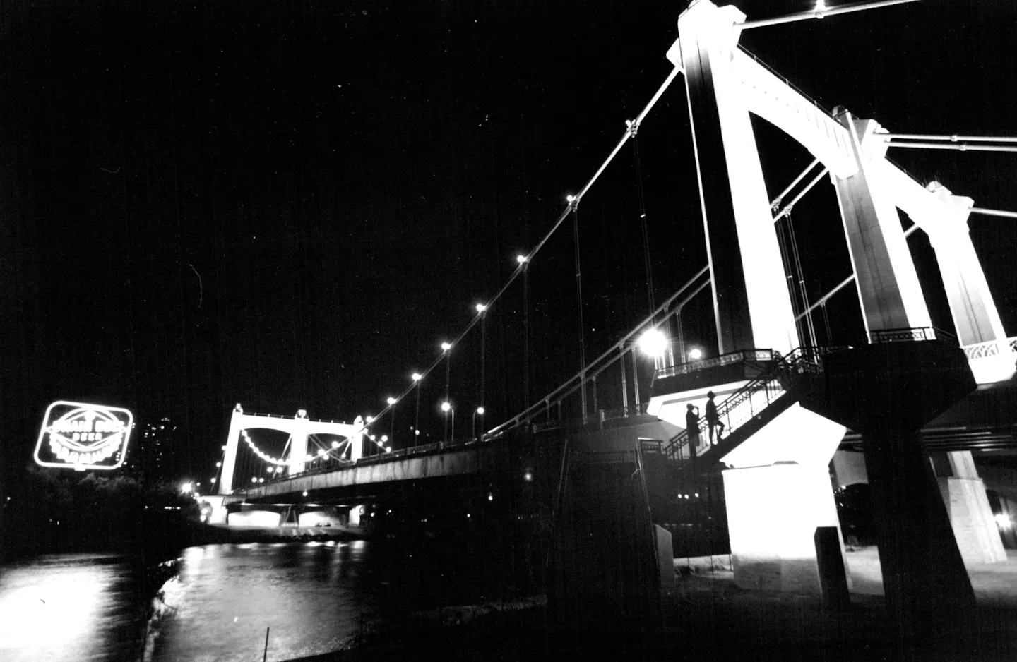 What was the first bridge built to cross the Mississippi River?