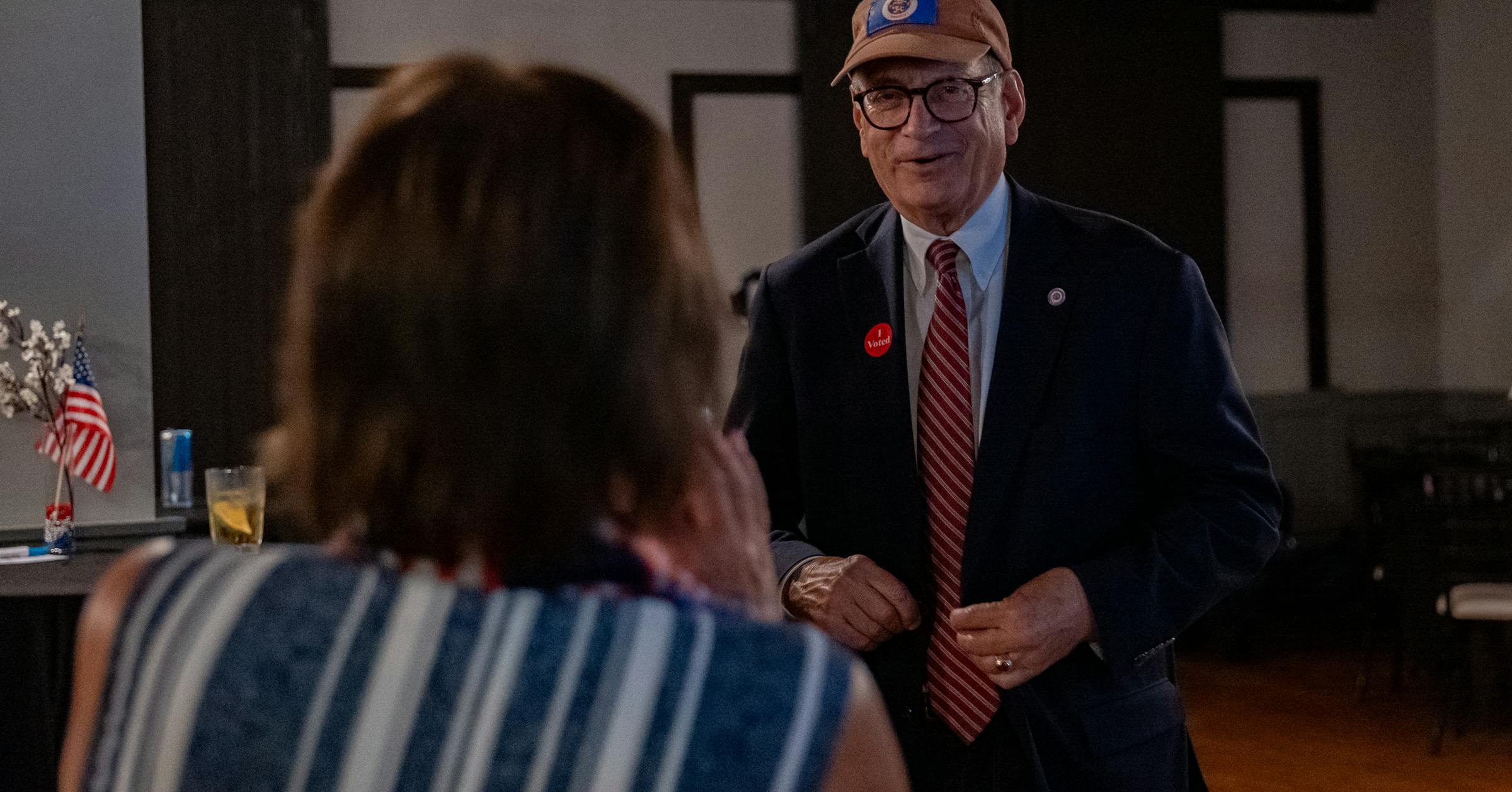 Minnesota’s old flag finds new life on the campaign trail