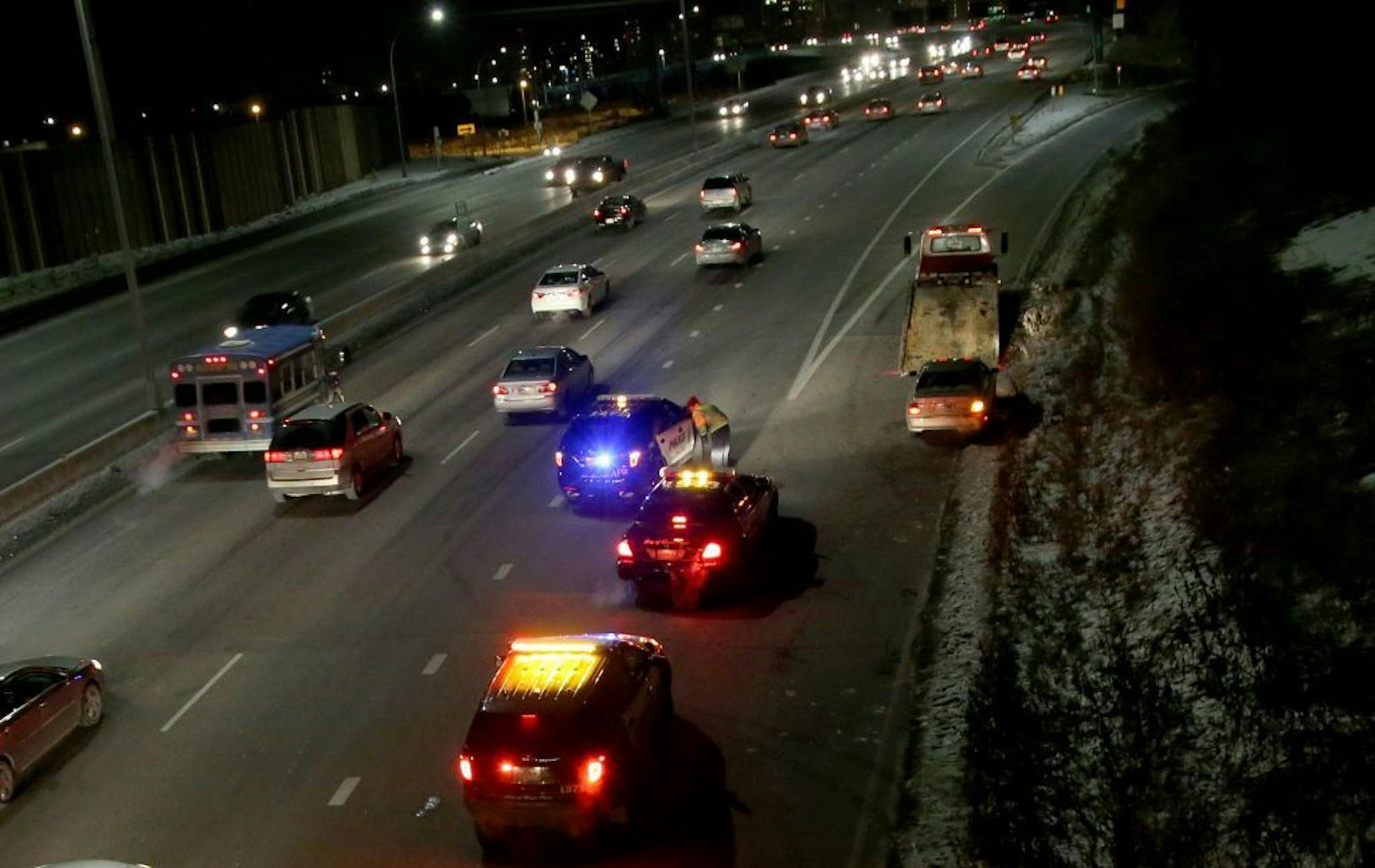 The remaining officers from an arrest on I-94 near Cedar Ave.