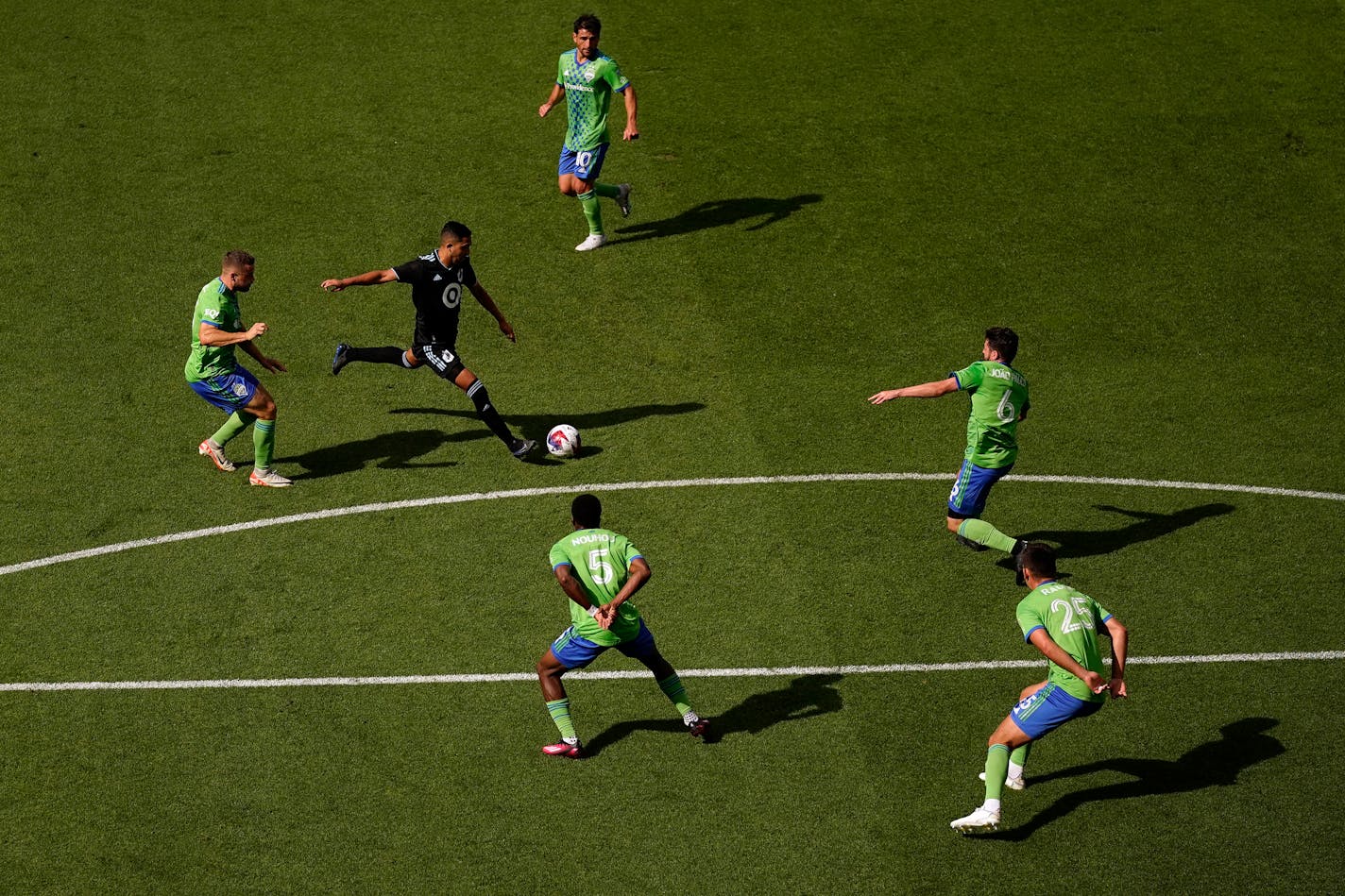 Minnesota United midfielder Emanuel Reynoso attempts a shot during the first half of an MLS soccer match against the Seattle Sounders, Sunday, Aug. 27, 2023, in St. Paul, Minn. (AP Photo/Abbie Parr)