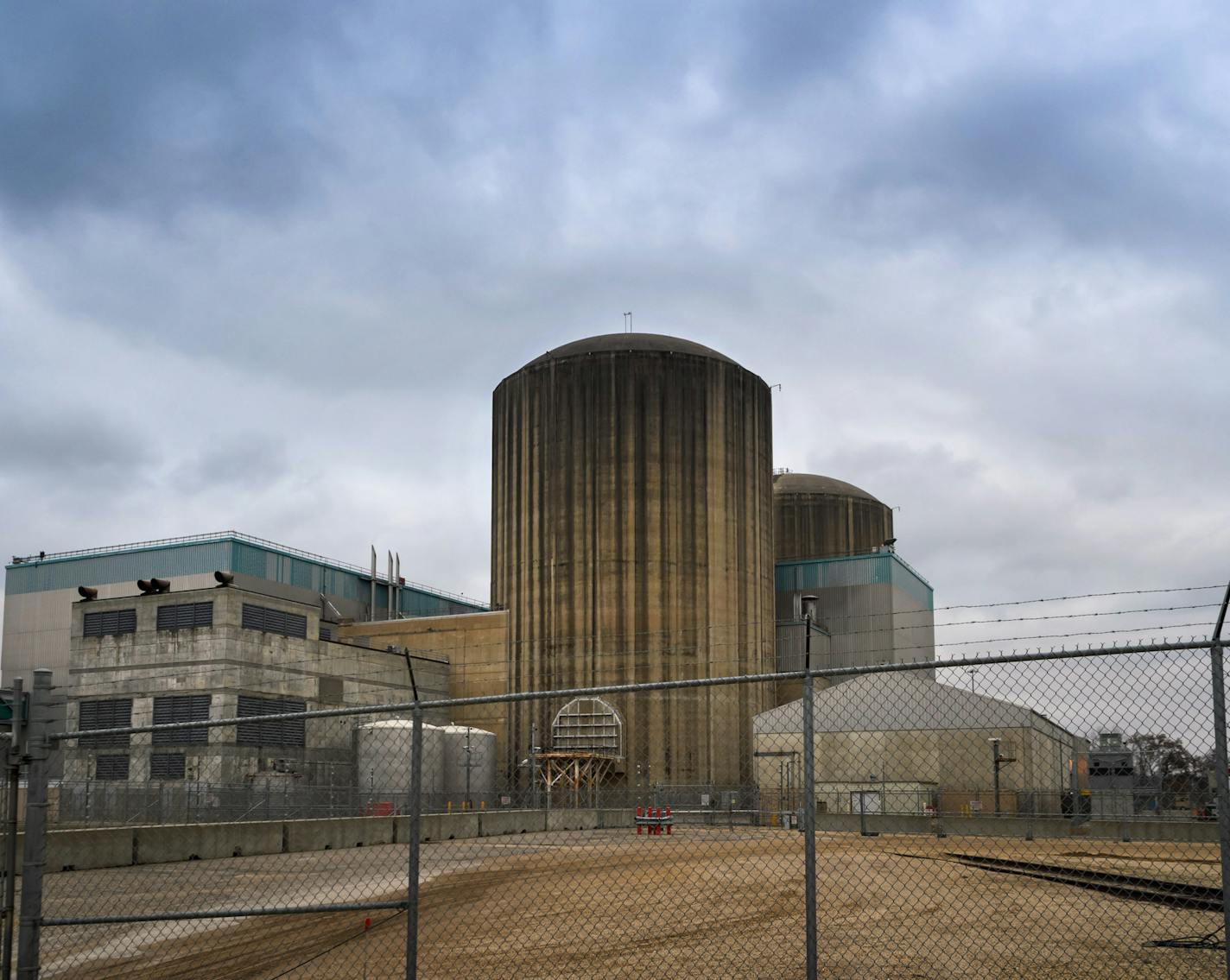 Prairie Island Nuclear Power Plant in Welch, MN. ] GLEN STUBBE &#xef; glen.stubbe@startribune.com Thursday, November 2, 2017 Prairie Island Nuclear Power Plant in Welch, MN, near Red Wing, is undergoing a planned outage in Unit 2 allowing the replacement of fuel rods.