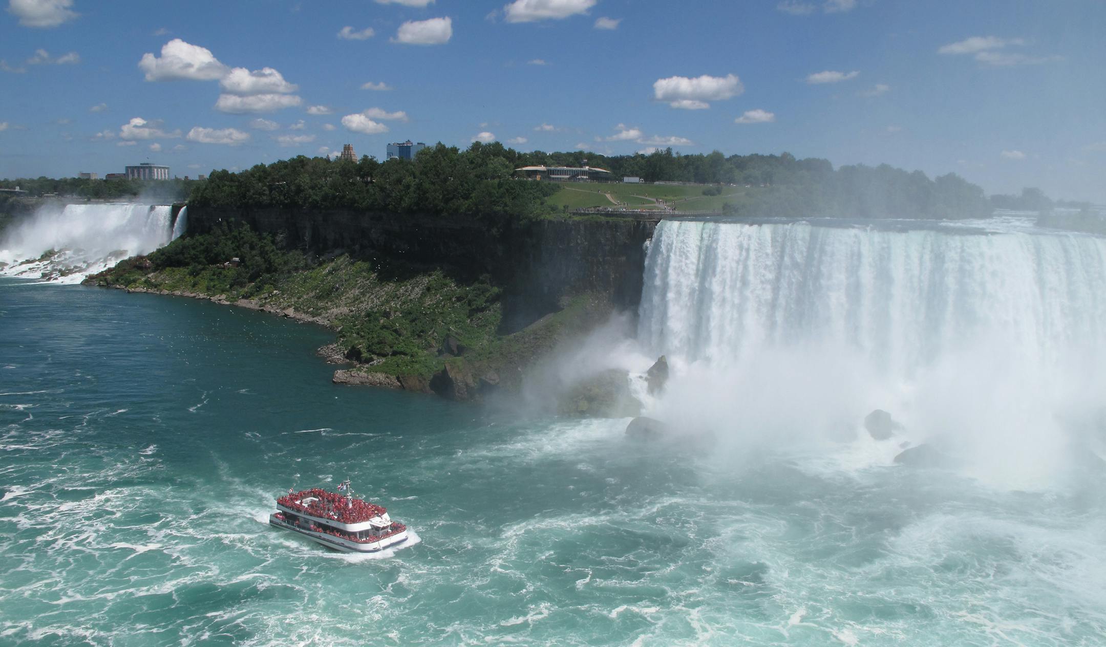 Everyone should visit Niagara Falls at least once, and it's one of the stops on Haimark Travel's Great Lakes cruise. (Terri Colby/Chicago Tribune/TNS) ORG XMIT: 1174624