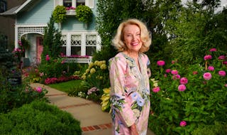 Beautiful Gardens winner creates vibrant English cottage garden in south Minneapolis