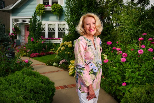 Beautiful Gardens winner creates vibrant English cottage garden in south Minneapolis
