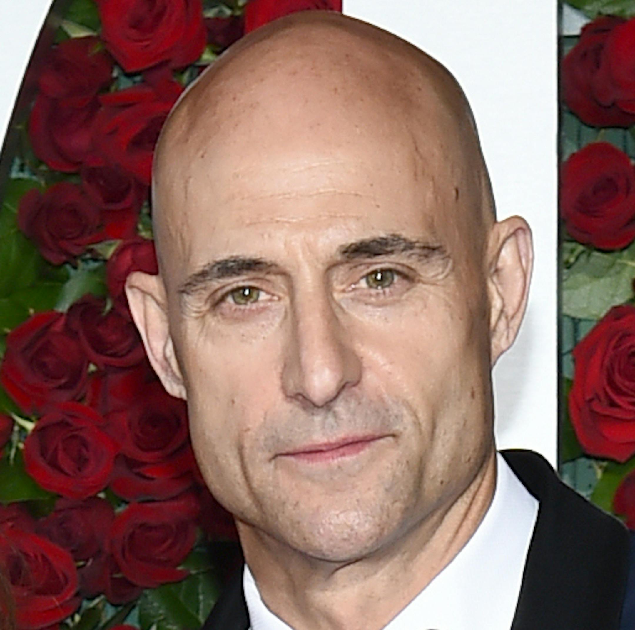 Liza Marshall, left, Mark Strong arrive at the Tony Awards at the Beacon Theatre on Sunday, June 12, 2016, in New York. (Photo by Charles Sykes/Invision/AP)