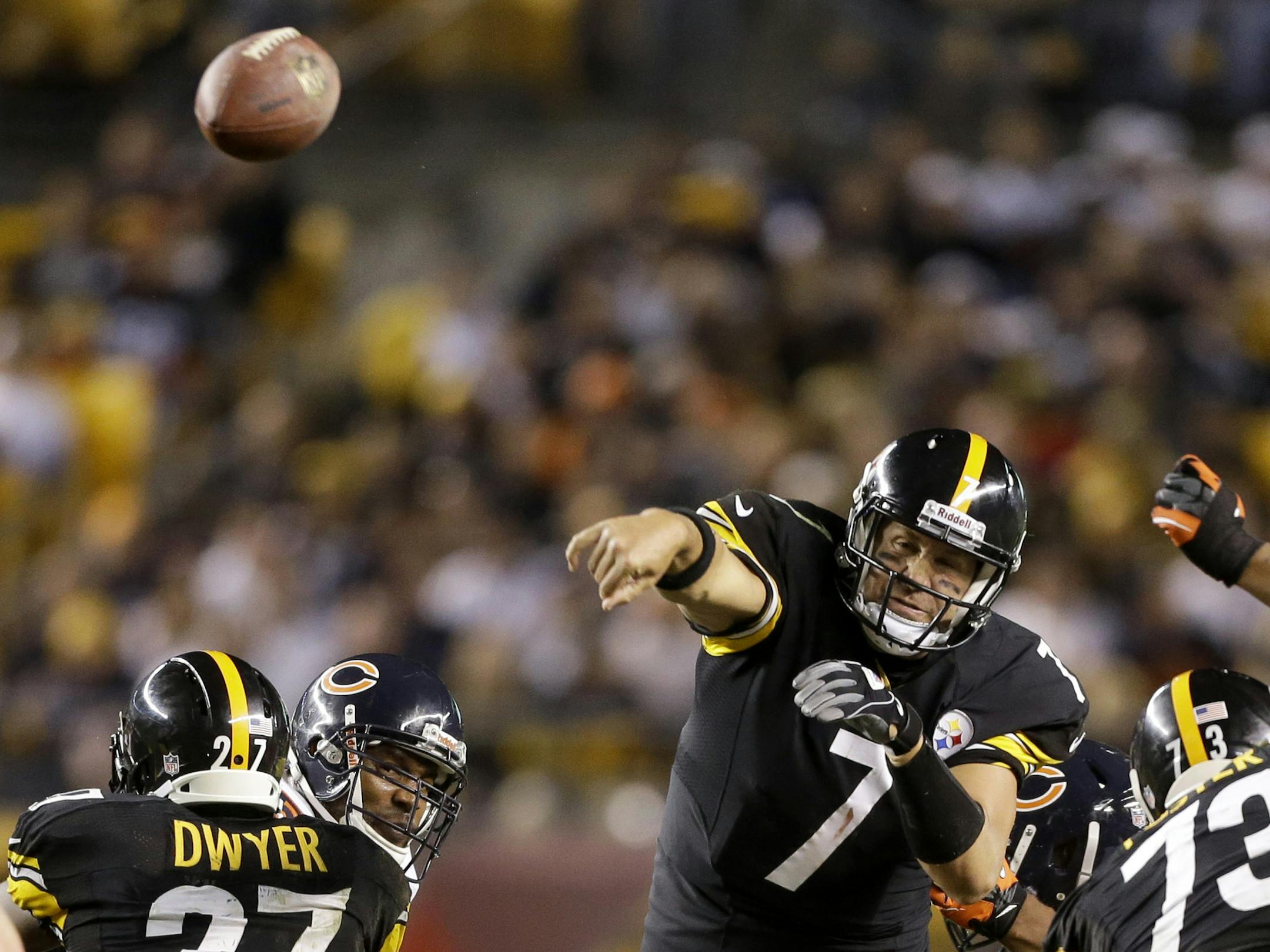 Pittsburgh Steelers quarterback Ben Roethlisberger (7) passes in the fourth quarter of an NFL football game against the Chicago Bears in Pittsburgh, Sunday, Sept. 22, 2013. (AP Photo/Gene J. Puskar) ORG XMIT: OTK