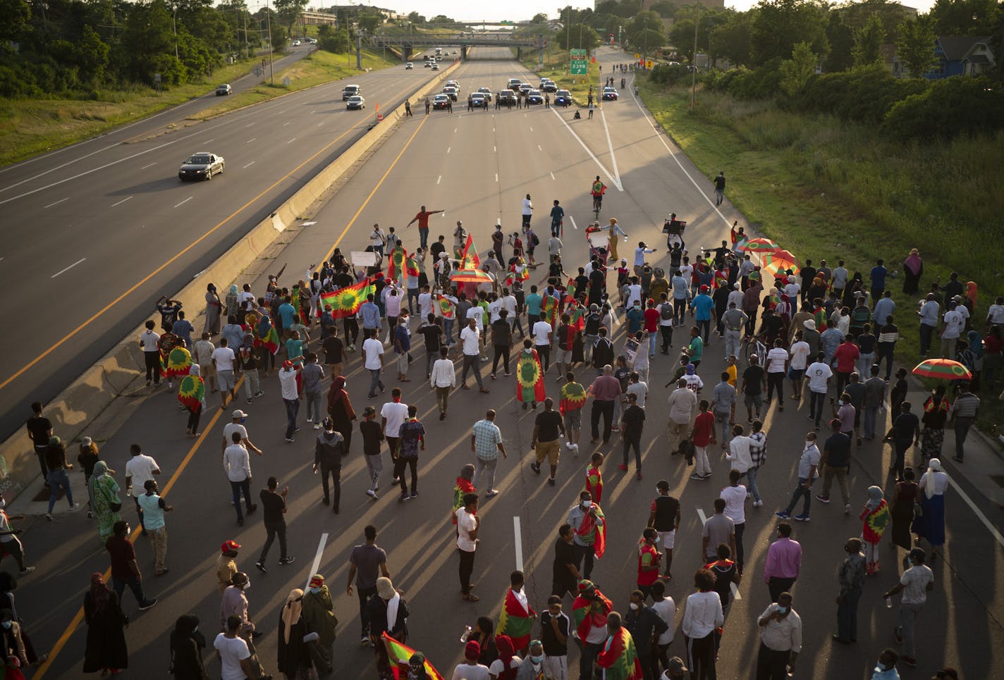 Demonstrators made their way to the Lexington Ave. exit off westbound I-94. ] JEFF WHEELER • Jeff.Wheeler@startribune.com Demonstrators protesting the political situation in Ethiopia in the wake of the shooting death of musician Hachalu Hundessa, well known for his political songs, shut down westbound I-94 in St. Paul Wednesday evening, July 1, 2020 before exiting at Lexington Ave. and continuing to protest peacefully.