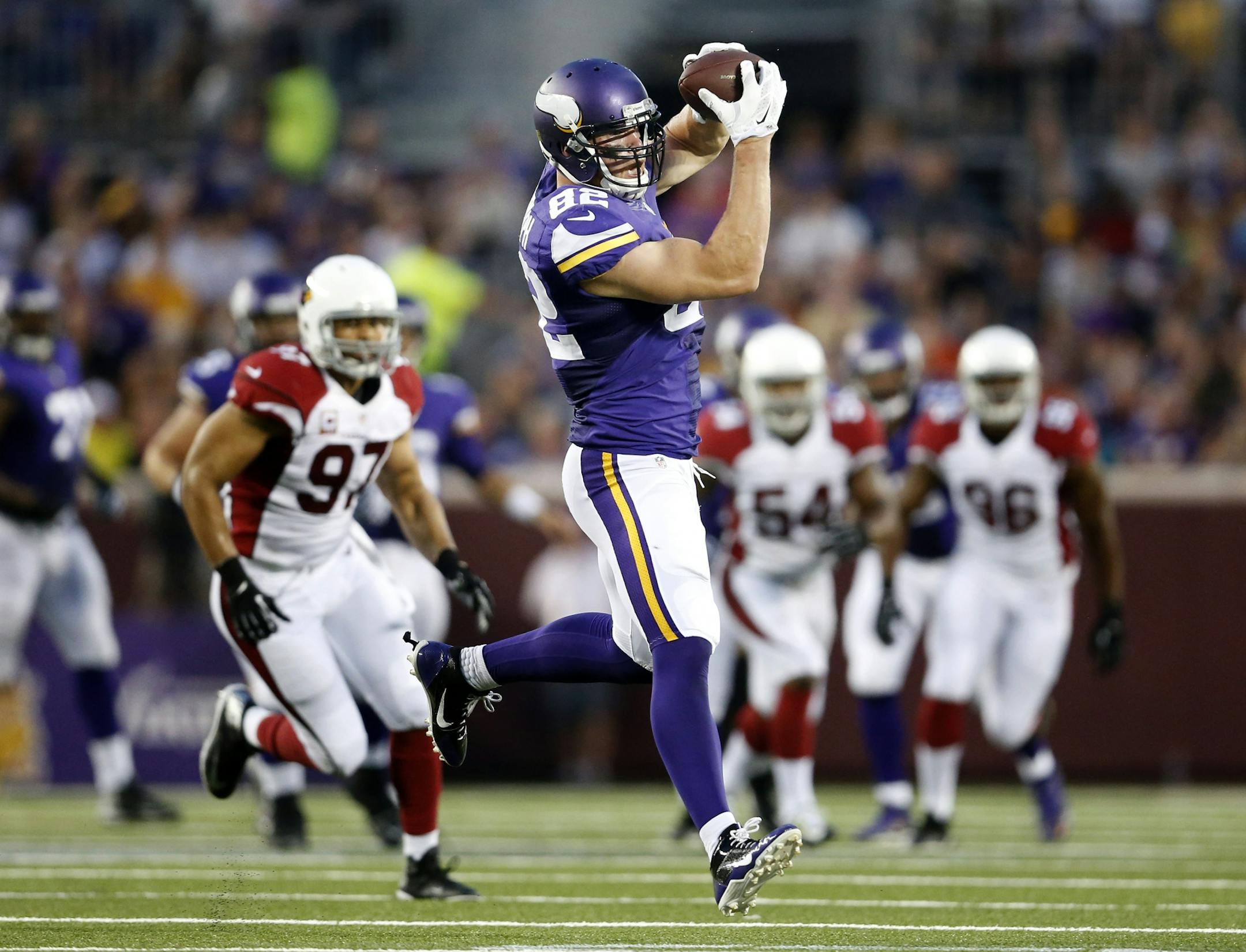 Kyle Rudolph (82) caught a Matt Cassel pass in a preseason game against Arizona.