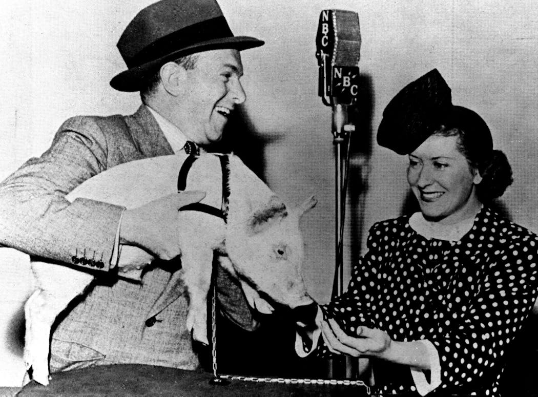 George Burns and Gracie Allen with Spammy the Pig.