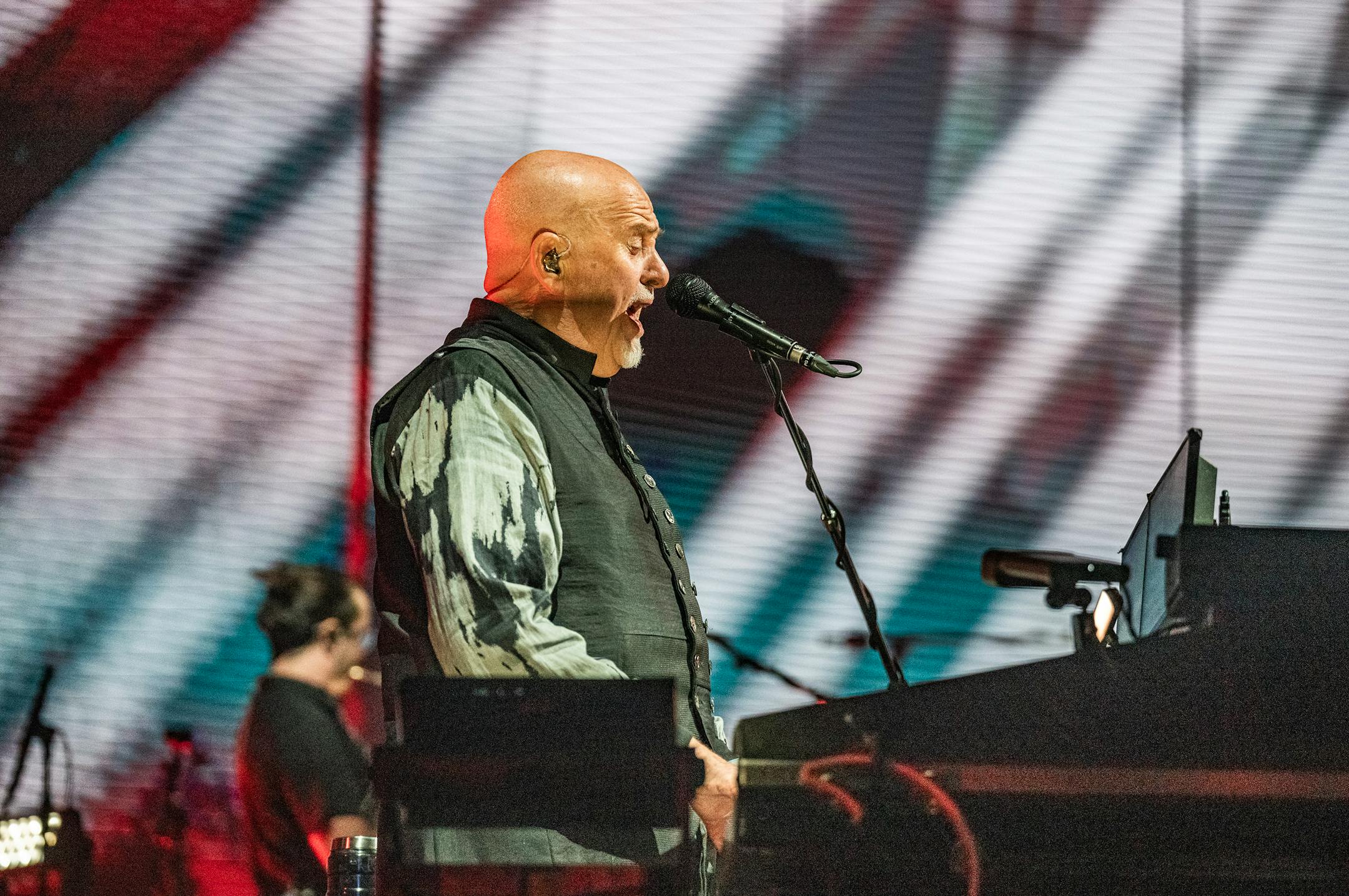 Peter Gabriel performs at the Xcel Center in St.Paul, Minn., on Tuesday, Oct. 3, 2023. ] RICHARD TSONG-TAATARII • richard.tsong-taatarii @startribune.com