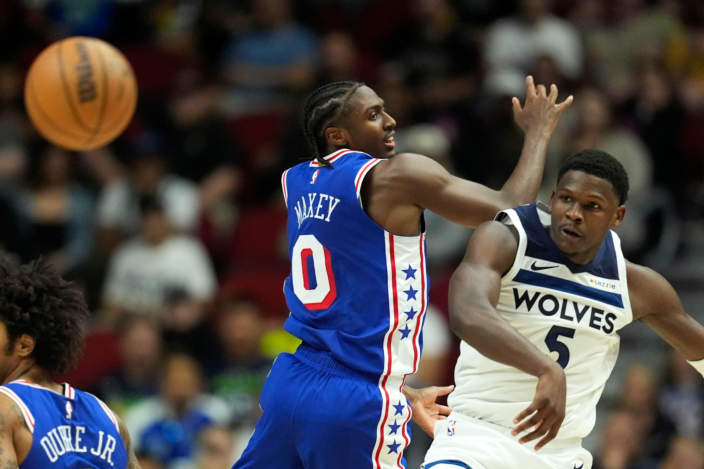 The Timberwolves defeated the 76ers 121-111 in their preseason game in Des Moines