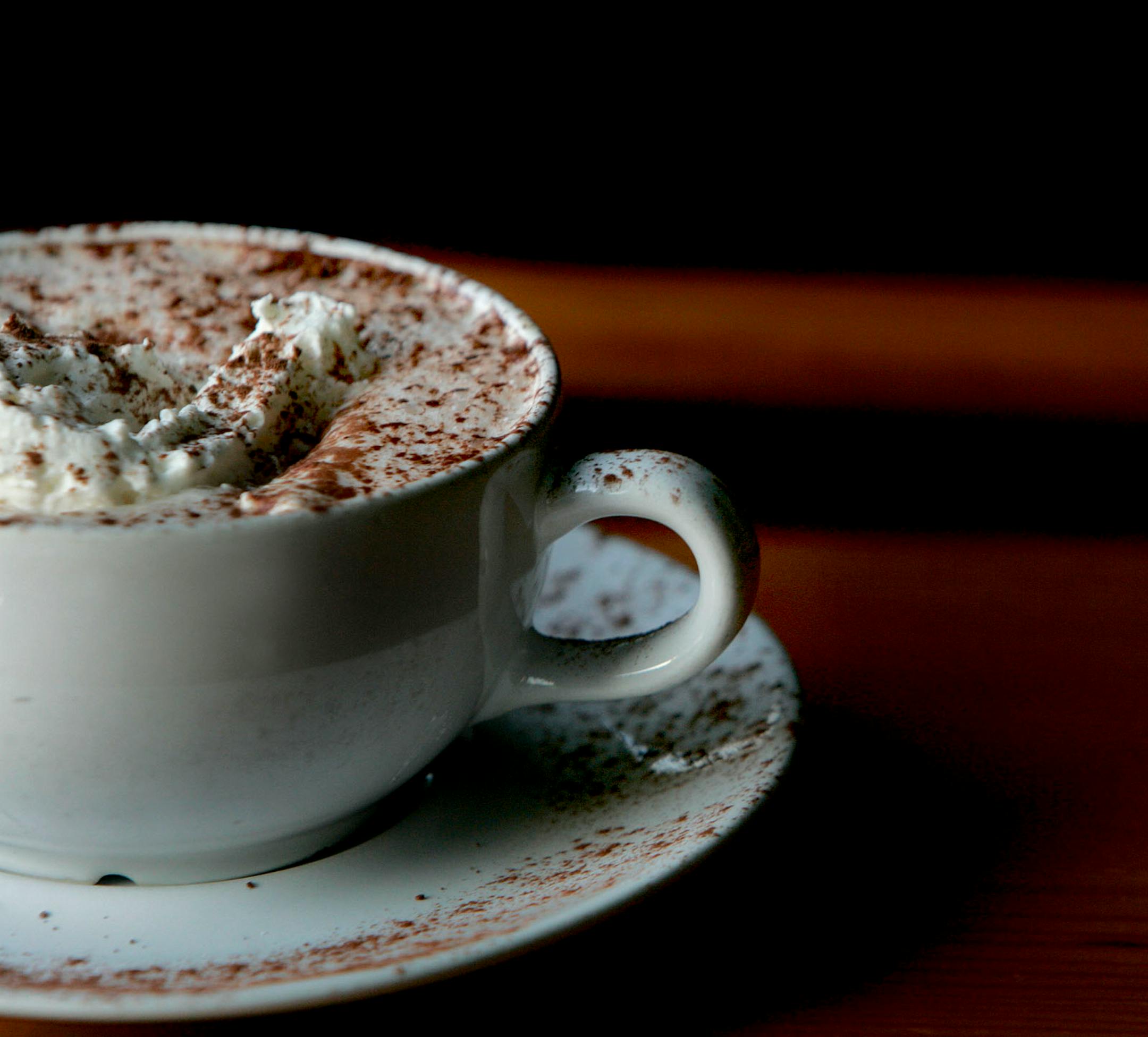ELIZABETH FLORES � eflores@startribune.com Janruary 3, 2007 - Minneapolis, MN - Hot Chocolate from Crema Cafe.
