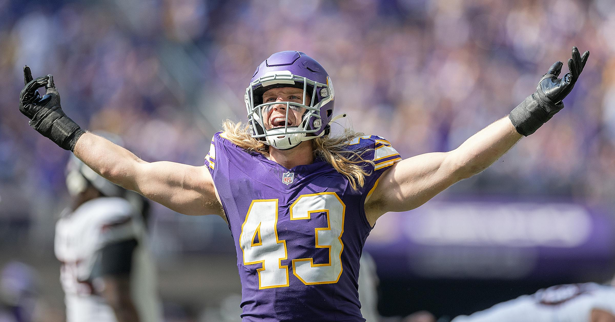Minnesota Vikings, Andrew Van Ginkel agree to one-year extension