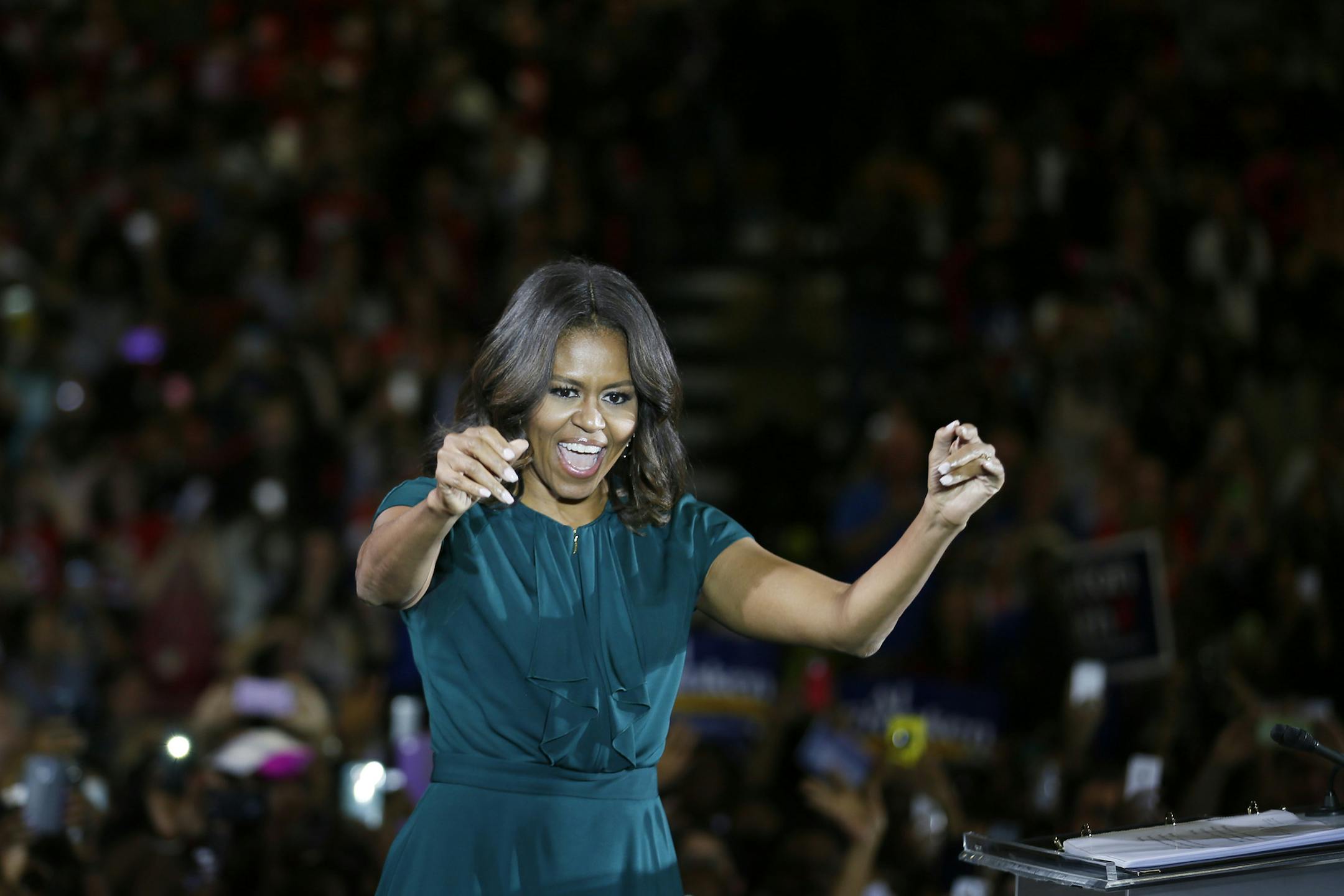 First Lady Michelle Obama attended a Grassroots GOTV event at Patrick Henry High School with U.S. Sen. Al Franken and Gov. Mark DaytonTuesday October 21 , 2014 in Minneapolis ,MN. ] Jerry Holt Jerry.holt@startribune.com