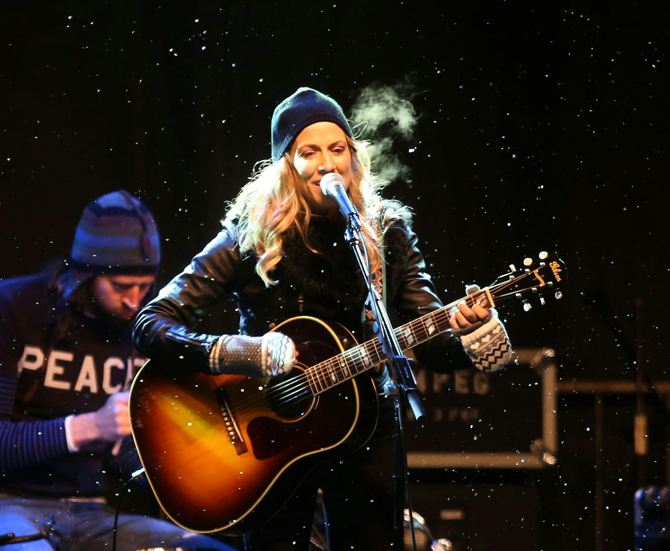 Sheryl Crow performed during the Canadian Pacific Holiday Train event in Cottage Grove Saturday, December 14, 2013. ] (KYNDELL HARKNESS/STAR TRIBUNE) kyndell.harkness@startribune.com ORG XMIT: MIN1312141846461369