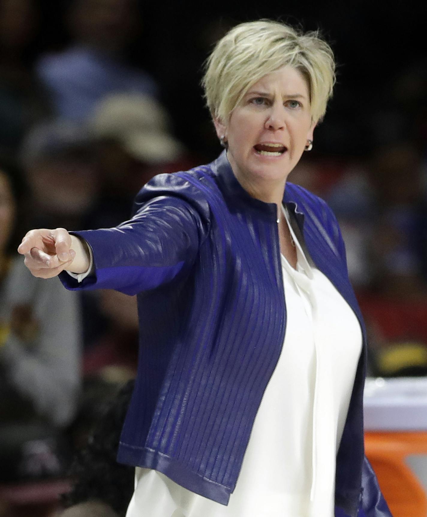 Minnesota head coach Marlene Stollings directs her players in the second half of an NCAA college basketball game against Maryland, Sunday, Feb. 26, 2017, in College Park, Md. (AP Photo/Patrick Semansky)