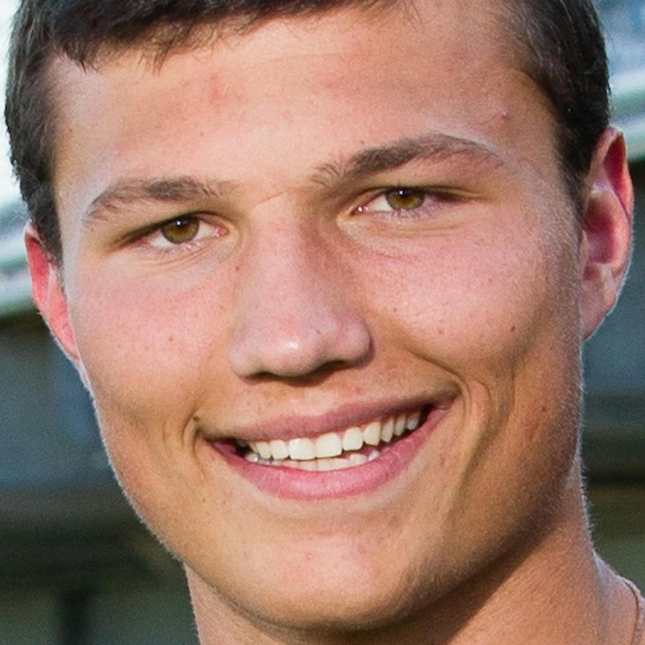 Dillon Radunz, Becker