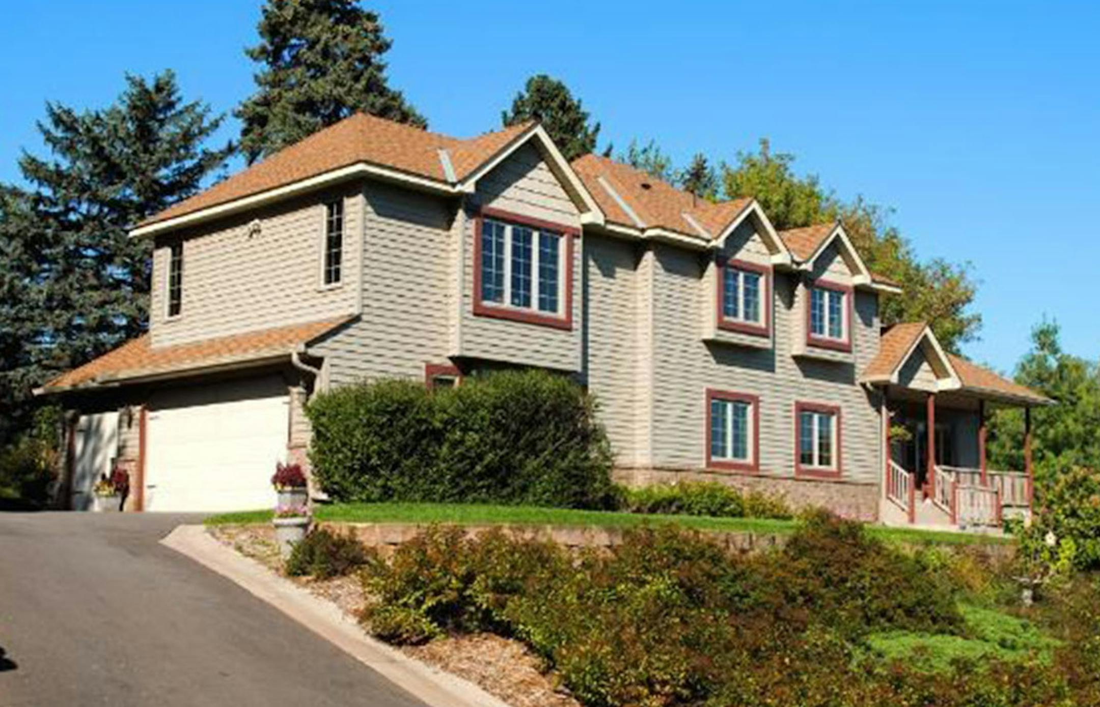 ... Mahtomedi
Built in 1993, this five-bedroom, three-bath house has 4,126 finished square feet and features four bedrooms on one level, second floor laundry, fireplace, Silestone countertops and stainless steel kitchen appliances, full finished walkout basement, patio, deck and select views of Lost Lake. Listed by Lora Bullert, Edina Realty, 651-214-1042.
