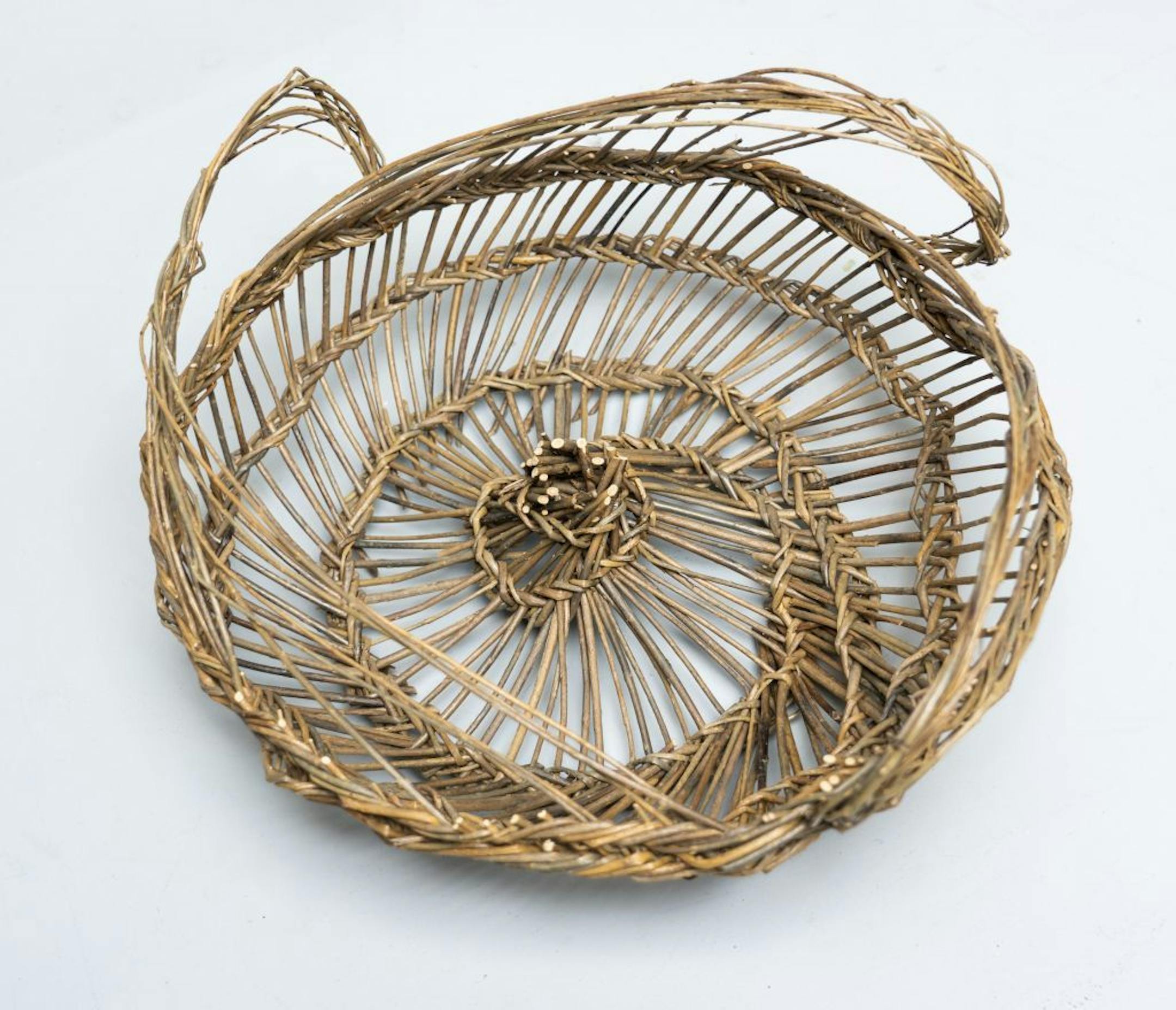 Martha Bird is one of a handful of artists to use the perigord technique.