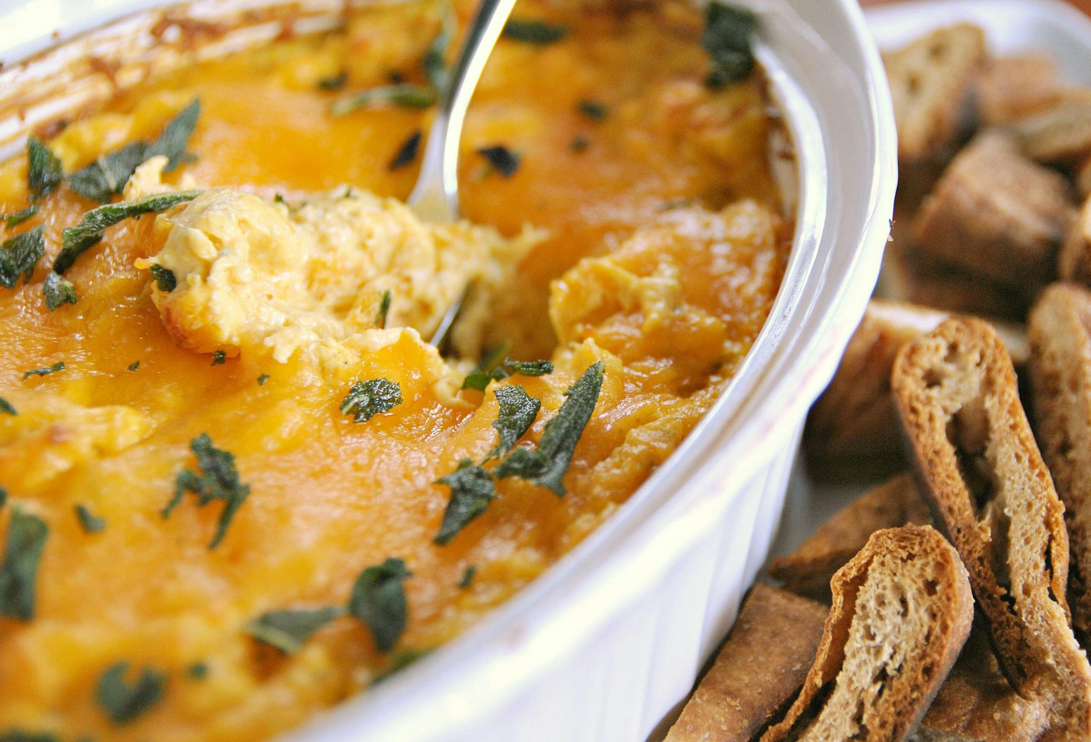 Warm Butternut Squash and Cheddar Dip. (Gretchen McKay/Pittsburgh Post-Gazette/TNS) ORG XMIT: 1178149