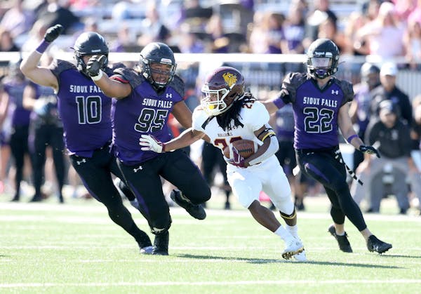 UMD’s Cazz Martin is fourth in the NSIC in rushing and has helped the Bulldogs to a 7-2 record.