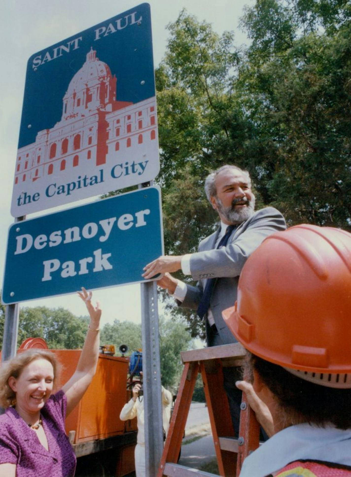 June 14, 1988 St. Paul knows its limits St. Paul Mayor George Latimer helped install a new city-limits sign at Mississippi River Blvd. and Emerald St. on Monday. Assisting him at left was City Council Member Kiki Sonnen. The sign is the first of 40 that the city will install; it has been 20 years since the city has had such signs. John Croft, Minneapolis Star Tribune